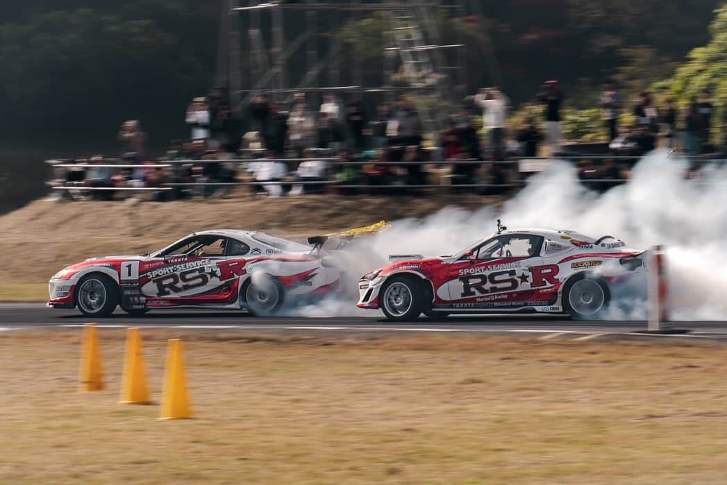 織戸学さんのインスタグラム写真 - (織戸学Instagram)「RS-Rdrift festival  JAPAN vs USA🇺🇸  RS-Rがdriftを 🇺🇸でスタートして 20年  記念すべきイベントが鈴鹿twinサーキットにて Live放送を全世界に配信  大いに盛り上がり 最高の2日間を過ごせました。  本当にみなさま 有り難う御座いました。  楽しかった  思い出沢山  今度は　🇺🇸にて  25周年記念か^ ^  @rsrusa  @rsrjapan   @formulad  @formuladjapan   @nobuterutaniguchi  @daiyoshihara  @fredricaasbo   @130ryokohama  @ridox559_maxorido」11月25日 14時05分 - maxorido