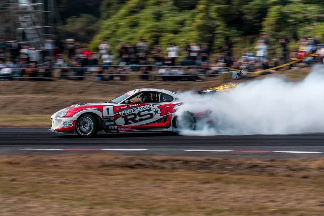 織戸学さんのインスタグラム写真 - (織戸学Instagram)「RS-Rdrift festival  JAPAN vs USA🇺🇸  RS-Rがdriftを 🇺🇸でスタートして 20年  記念すべきイベントが鈴鹿twinサーキットにて Live放送を全世界に配信  大いに盛り上がり 最高の2日間を過ごせました。  本当にみなさま 有り難う御座いました。  楽しかった  思い出沢山  今度は　🇺🇸にて  25周年記念か^ ^  @rsrusa  @rsrjapan   @formulad  @formuladjapan   @nobuterutaniguchi  @daiyoshihara  @fredricaasbo   @130ryokohama  @ridox559_maxorido」11月25日 14時05分 - maxorido