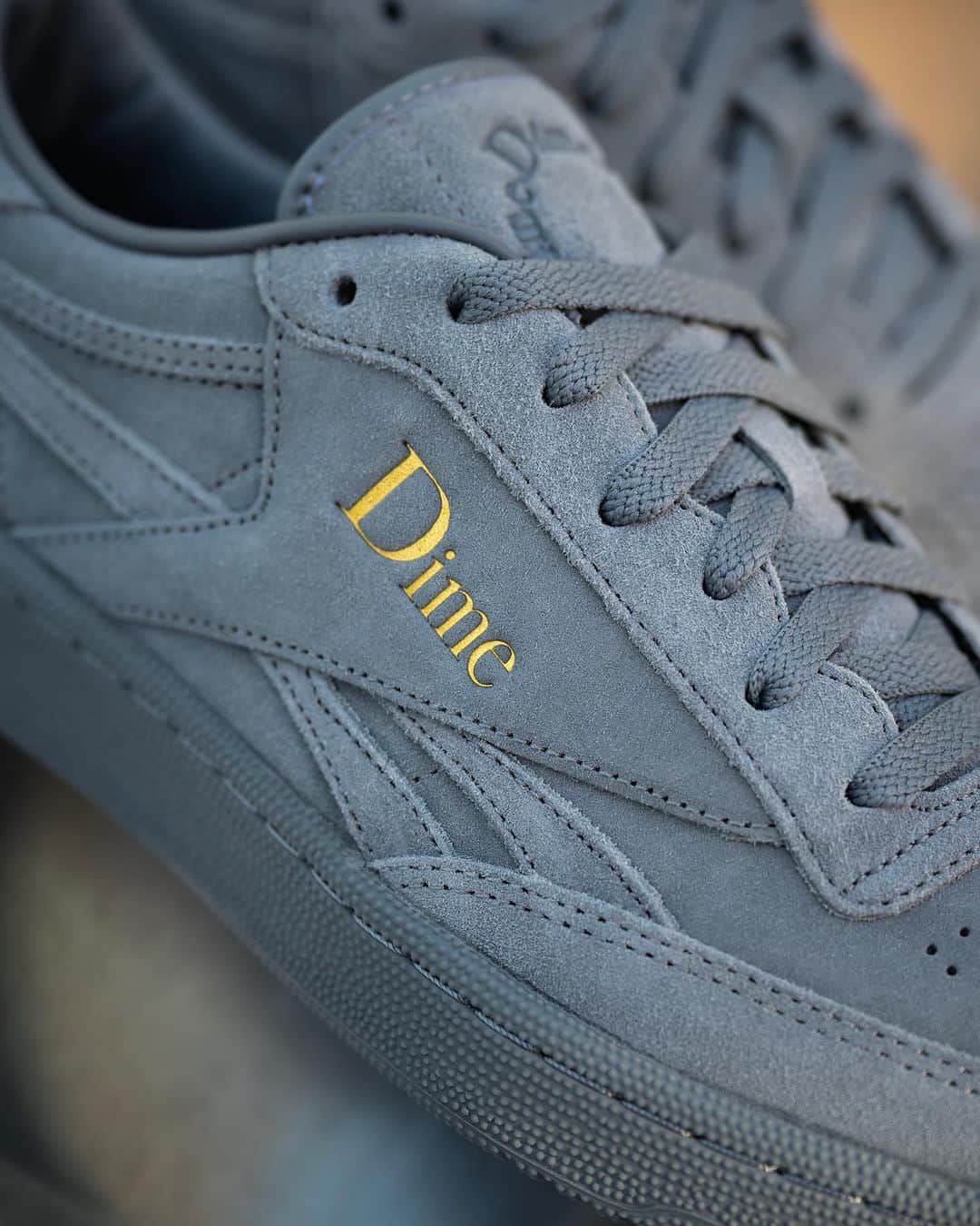 DOVER STREET MARKET GINZAさんのインスタグラム写真 - (DOVER STREET MARKET GINZAInstagram)「Dime x Reebok Club C Revenge has arrived at Dover Street Market Ginza 1F and on the DSMG E-SHOP. @dimemtl  @reebok  @doverstreetmarketginza  #doverstreetmarketginza」11月25日 14時10分 - doverstreetmarketginza