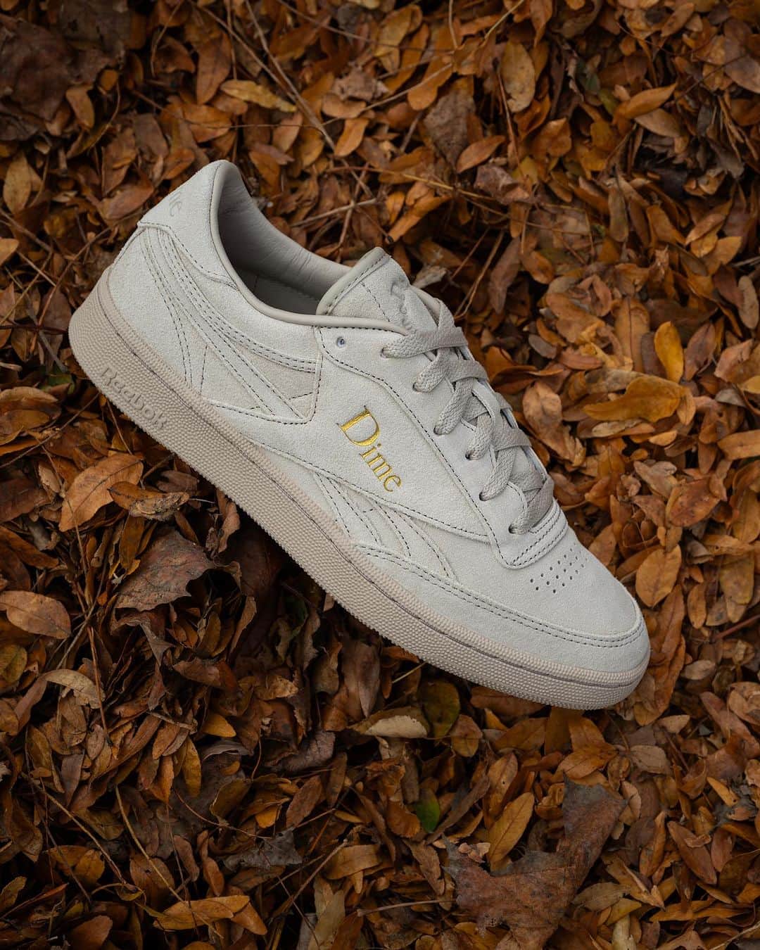 DOVER STREET MARKET GINZAさんのインスタグラム写真 - (DOVER STREET MARKET GINZAInstagram)「Dime x Reebok Club C Revenge has arrived at Dover Street Market Ginza 1F and on the DSMG E-SHOP. @dimemtl  @reebok  @doverstreetmarketginza  #doverstreetmarketginza」11月25日 14時18分 - doverstreetmarketginza