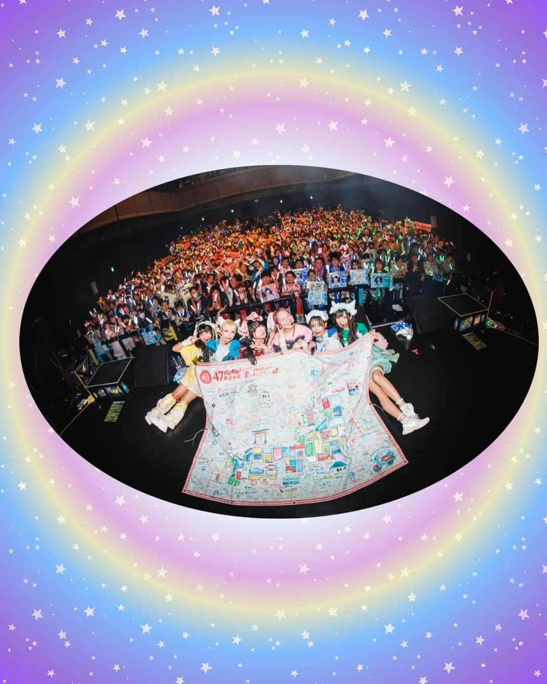 望月みゆのインスタグラム：「改めまして！2023.11.22 zepp SHINJUKU #バンもん47都道府県 ツアー #バンもんピザツアー東京  無事、全公演6人で 完走しましたーーー！！！  すごいことだよね？！  2月から始まって 本当に本当に色んなことがあったけど、 このツアーが私のこれからの人生を変えたと言っても過言ではないです( ˘ω˘ )  これからも一緒にいたいと思えるメンバー、スタッフさん、そしてなにより応援してくれるみんなと共に生きていける道を、望月みゆはこの先も選んでいきたいと思いました。  みんなの応援で！ 見せてくれる笑顔で！ 伝えてくれる言葉で！  推しの気持ちは変えられます  みさこにもずっと続ける宣言、 もらいましたので！！！ 証人はみんなです！！  バンもん！のこれからに関する発表を聞いて喜んでくれるみんながいるから、私たちは「やったるで！」となるわけです  バンドじゃないもん!MAXX NAKAYOSHI ‼️再々メジャー‼️いきます！🦏  詳細は後日なんだけど、あの場に来てくれたみんなに 真っ先に伝えたかったのー！ 今までの色んなことを学んで、とてもいい形で 先に進んでいけそうです💫みててね！  Q-MHzさんの作って下さった新曲「NINJA NAKAYOSHI」最高なので、またここからスタートをきるバンもん！に出戻り、忍者新規も大歓迎です🥷🫶笑  それから来年のバレンタイン当日 #サンリオピューロランド での ワンマンが決まりましたーー！！ 詳細は後日！予定だけ空けてて!  そして春にはこの6人になって 10周年を迎えます！ 【4/27品川ステラボール】 ワンマン決まりました！ メモリアルな1日にしたいし きっとこれからバンもん！の記念日は このタイミングになっていくと思うので 第一回！お祝いしに来てくださいっ！ こちらもとりあえず スケジュールだけ空けといて笑  そして ツアーが終わってバンもん！ロスになりそうな みんなと私たちへ()  12/22 アコースティックライブ🎤 12/25 クリスマスライブ🎄 12/31 忘年会  単独公演だとこの3つも発表しましたので まだまだ2023年一緒に思い出つくろうねっ！  ーーーーー p.s.みゆチィーズへ  望月みゆは！お前たちが！ とても大事で大切だーー！！ 自分のことも大事にしたい、けど どっちも出来るように頑張るから これからも緑のもの身につけて 仲間たちと楽しそうに笑っていてください  たくさん応援してくれて いつも本当にありがとう💚  新曲の望月パートの中に 「現場だ！いつも笑顔忍々🥷 忍者は未来守ってんだ」って歌詞があるの(実は)  みんなの笑顔を守りながら 幸せを願ってもらえるような 人間になります 望月なりにがんばるね！！！  また次の現場で会おうね！忍々っ！  #望月みゆ  #みゆちぃ　#miyuchy #バンもん　#banmon #japanesegirl  #japaneseidol」