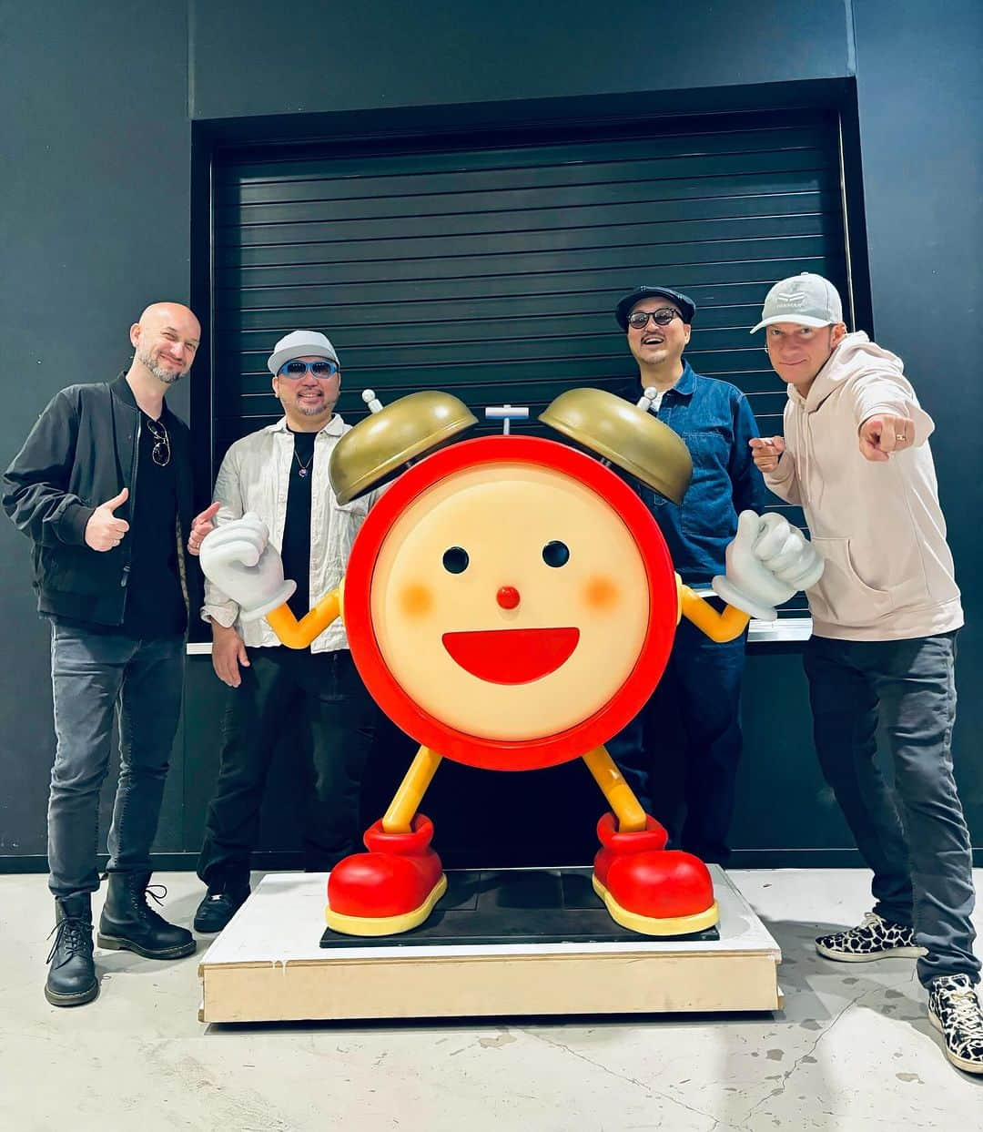 MONKEY MAJIKさんのインスタグラム写真 - (MONKEY MAJIKInstagram)「#めざまし30周年フェス  リハーサルも終えて本日も準備完了！ #めざましくん と記念撮影📸  ㅤㅤ会場にてお待ちしております✨ ㅤㅤㅤㅤㅤㅤㅤㅤㅤㅤㅤㅤㅤ #monkeymajik」11月25日 14時32分 - monkeymajik_official