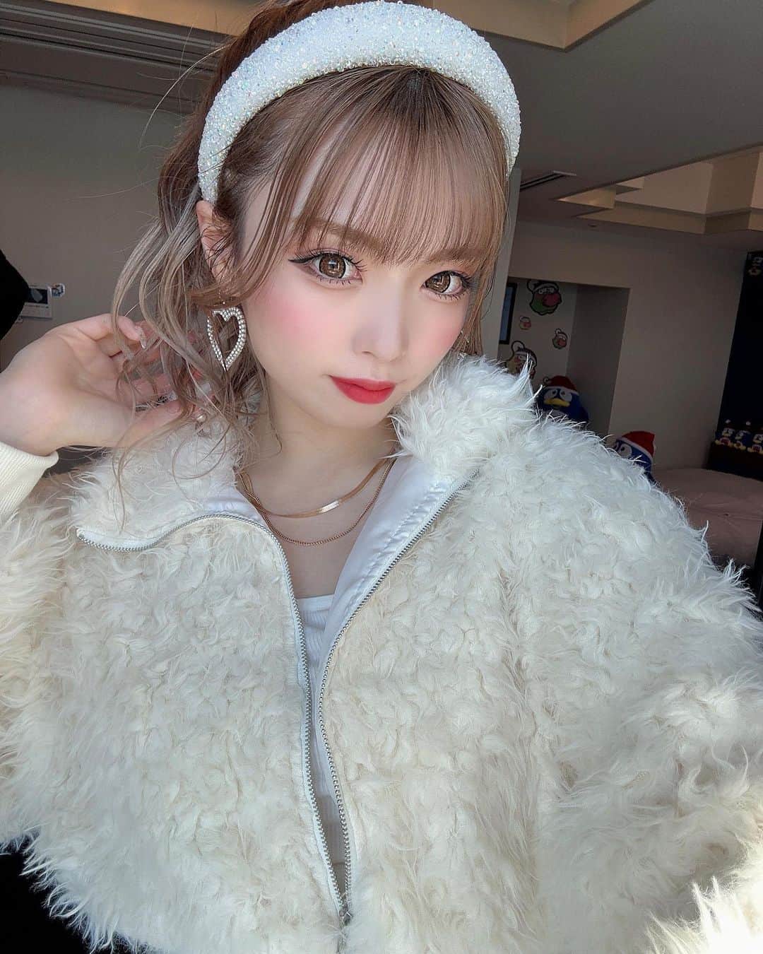古川結菜のインスタグラム：「OMOFESのSHEINブースｯ😳💗 初宮崎県めちゃめちゃ最高ﾃﾞｼﾀｯ☀️💗 SHEINのBLACK FRIDAY開催中なので みんなもチェックしてみてねー！！！🌟🌟🌟 特別クーポンコード【23YUI】で お得に商品をゲットしてねー！！😍💗 ■割引率：0〜5999円 15%OFF，6,000円以上20%OFF  @Shein_japan  #SHEIN #SHEINコーデ #BeSHEINモデル #OMOFESwithSHEIN #OMO23 #OMOFES #umk #23YUI #PR」