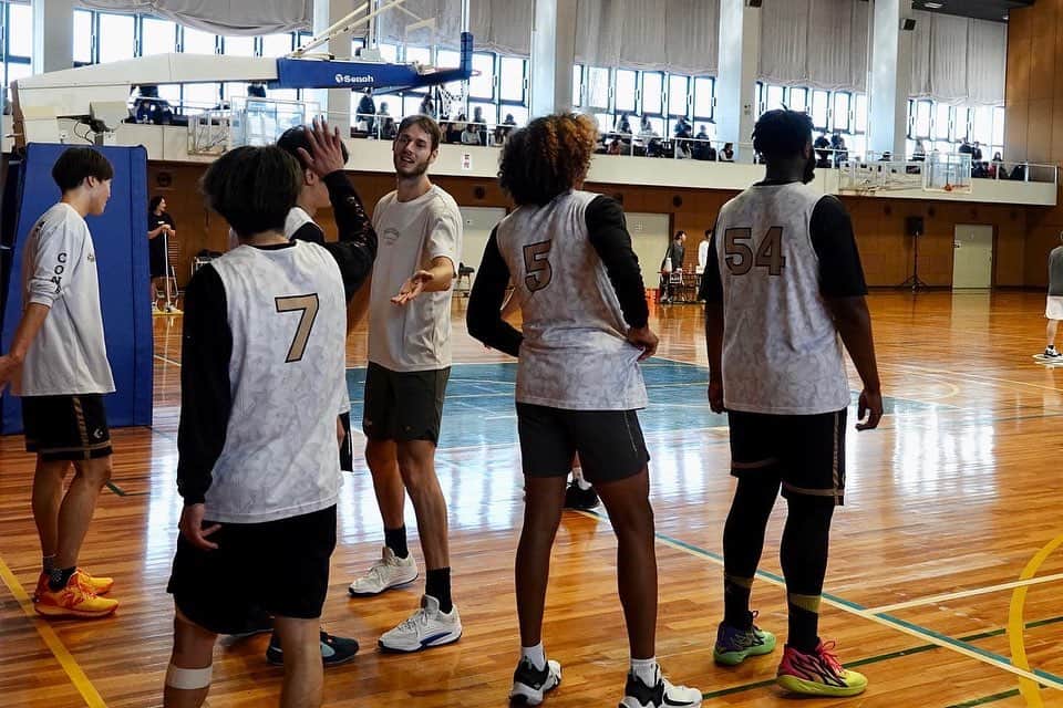シーホース三河さんのインスタグラム写真 - (シーホース三河Instagram)「11/25(土) 公開練習🏀 ご来場いただき、ありがとうございました。 #PHOTO  #ガチ  #シーホース三河  #Bリーグ #シーホース #seahorsesmikawa #BLEAGUE #バスケットボール #バスケ #basketball #三河」11月25日 15時00分 - go_seahorses