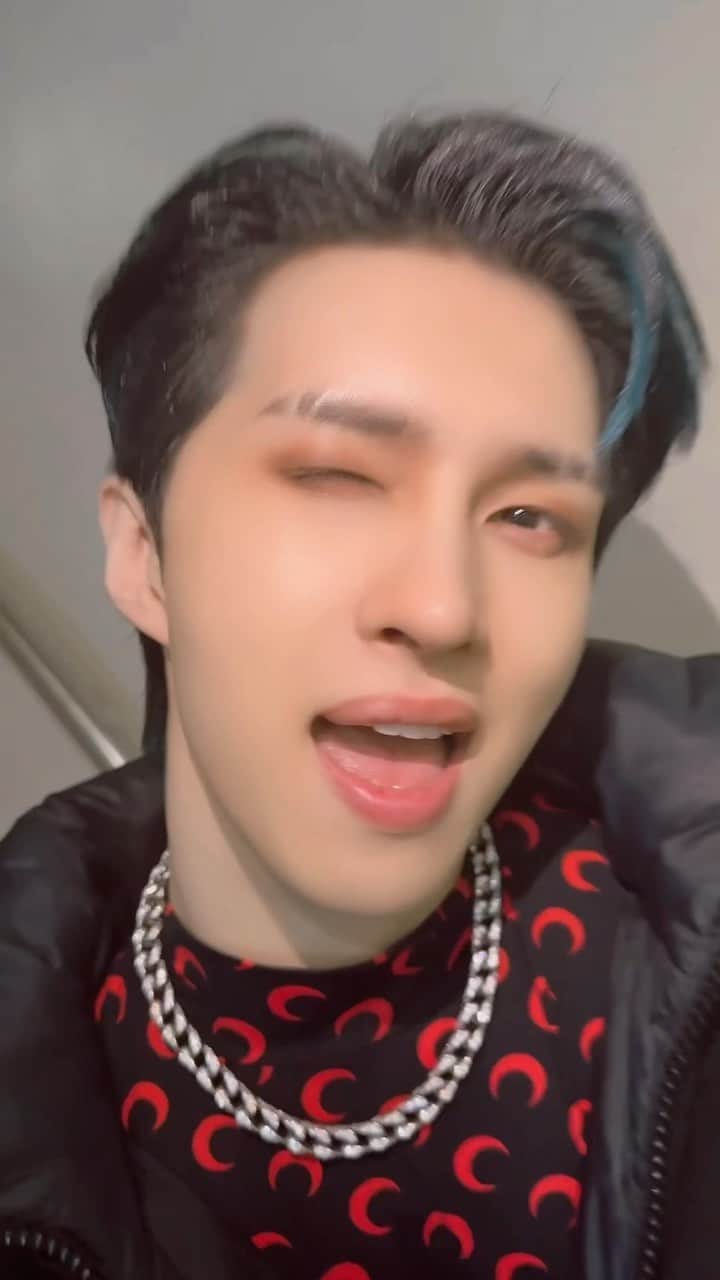 VIXXのインスタグラム：「- 재환이도 뽀삐뽀🐶🐾 ️️️ #빅스 #VIXX  #켄 #KEN #이재환 #CONTINUUM #Amnesia」