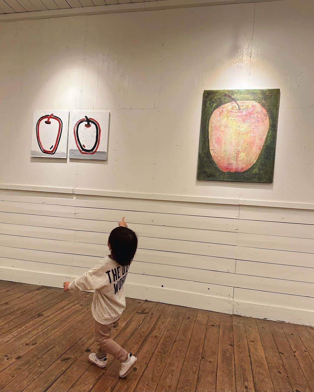 村上奈菜さんのインスタグラム写真 - (村上奈菜Instagram)「小学校をリノベーションしたレストラン🏫 心がほっこりする場所でご飯も美味しいの🍴♡ 学習机が小さくてすごく可愛く感じる☺️ 癒されスポットだよっ🐐✨ #那須塩原」11月25日 15時08分 - murakami__nana