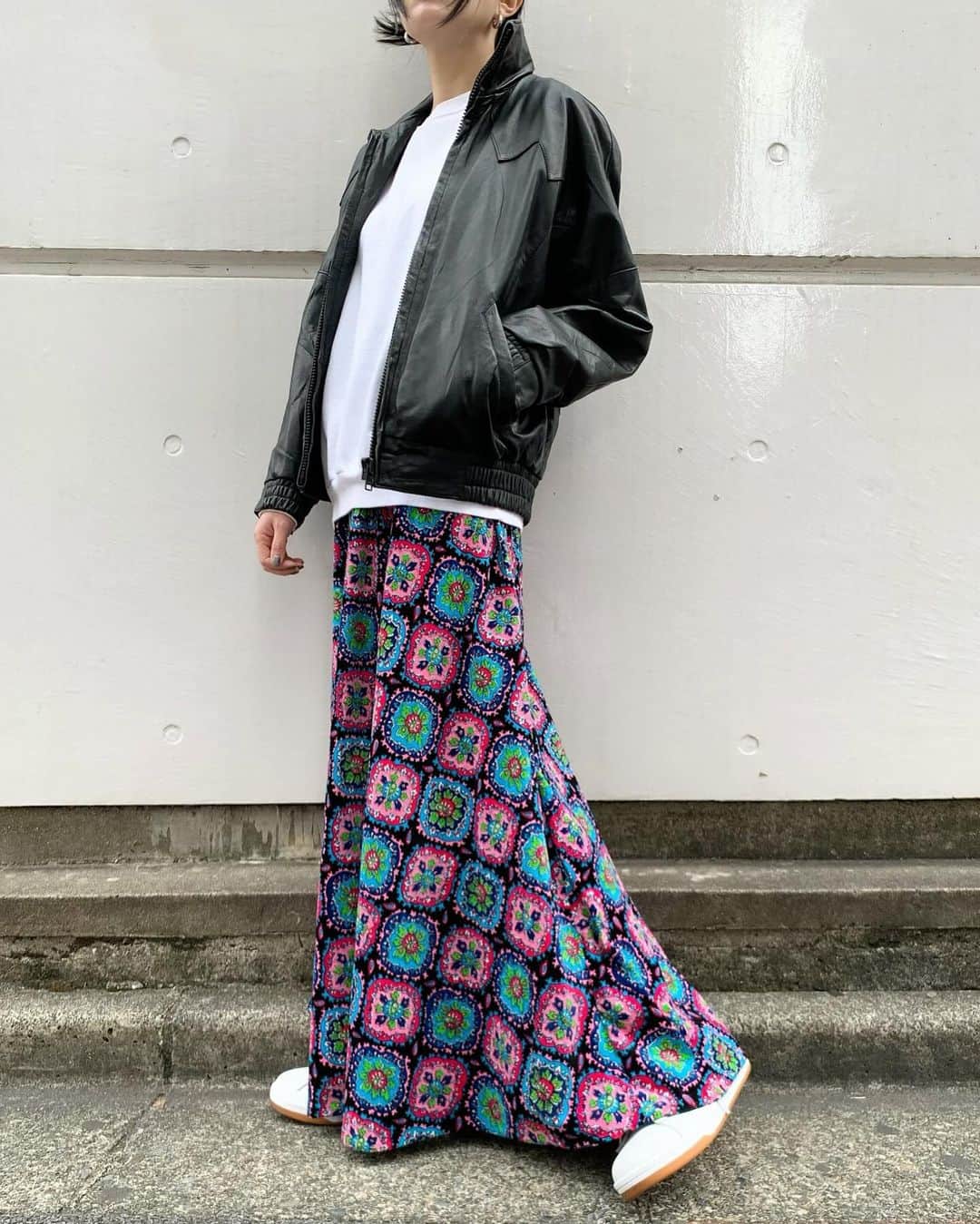 birthdeathのインスタグラム：「New Arrivals  80's Black leather jacket  70's Pattern maxi skirt  #birthdeath #vintage」