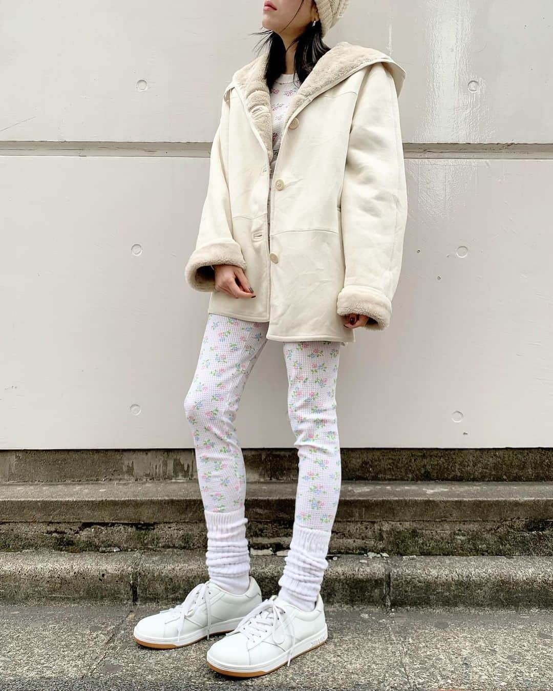 birthdeathのインスタグラム：「New Arrivals  90's White faux shearling jacket  80's Floral thermal L/S tee  80's Floral thermal pants  #birthdeath #vintage」