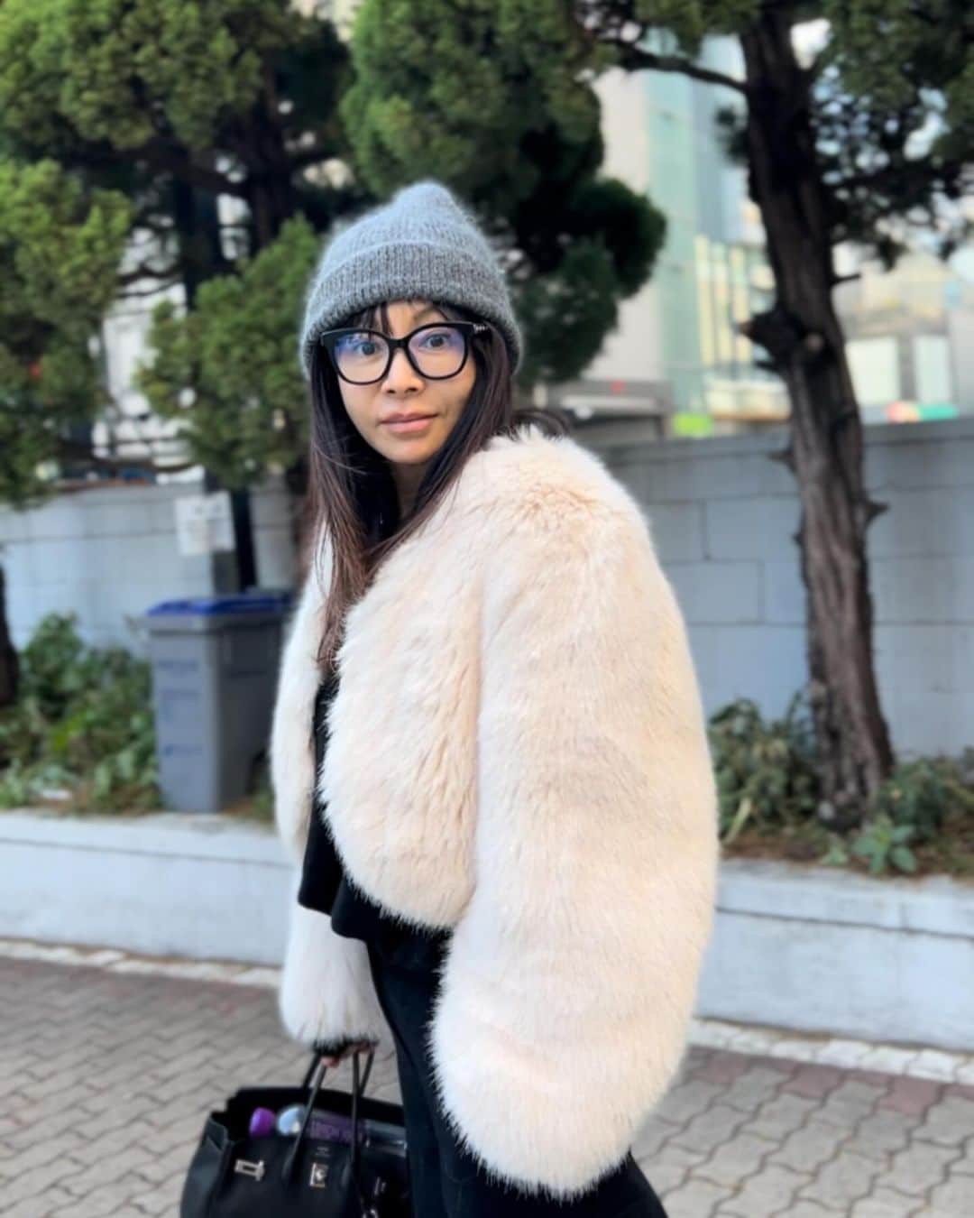 ファン・シネのインスタグラム：「_ ❤️11월의 끝자락.. #happyweekend  _」