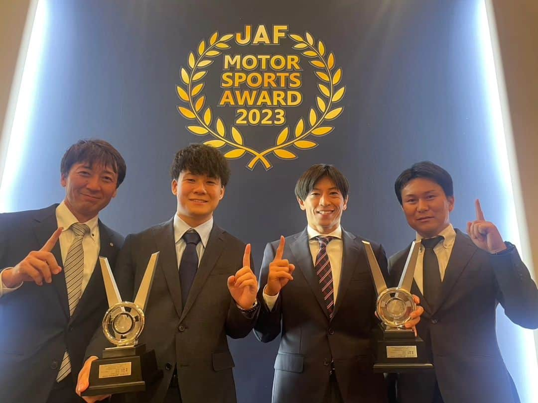 吉田広樹さんのインスタグラム写真 - (吉田広樹Instagram)「#JAF シリーズ表彰式🏆️  #埼玉トヨペット #greenbrave #grgarage浦和美園 #SUPERGT」11月25日 15時39分 - hiroki44da