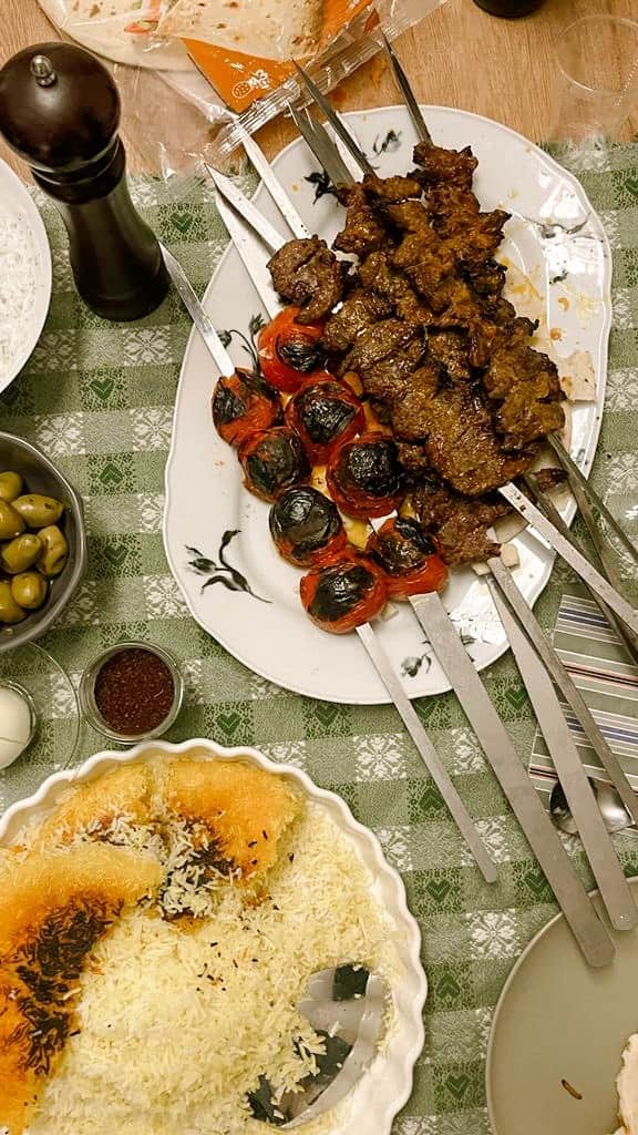 Saghar Setarehのインスタグラム：「Just a few Iranian women on "manghal", making absolutely killer kabab.  #IranianFood #Kabab #ChelowKabab」
