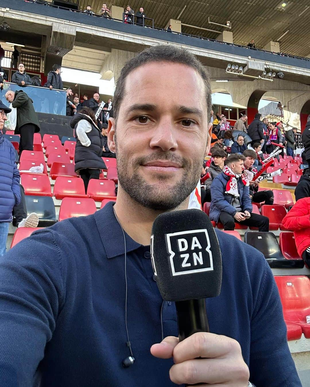 マリオ・スアレスさんのインスタグラム写真 - (マリオ・スアレスInstagram)「Jornada 14 de @laliga en @dazn_es 🎙️desde Vallecas.  @rayovallecano vs @fcbarcelona #partidazo #vallecas」11月26日 1時49分 - mariosuarez4