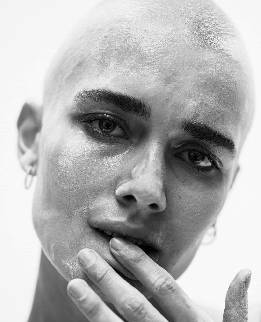 i-Dさんのインスタグラム写真 - (i-DInstagram)「Mario Sorrenti lenses a group of models broadening the horizons of what meaningful representation in fashion looks like – for trans* people, but also for anyone who hasn’t seen themself reflected in the mirror that fashion, at its best, holds up to the world. ⁠ ⁠ Hit the link in bio to see the full story.⁠ ⁠ The New Wave Issue, No.373, Fall/Winter 2023]⁠ .⁠ .⁠ .⁠ Photography @mario_sorrenti⁠ Editor-in-Chief + Fashion @alastairmckimm⁠ Creative Director @jonnylu⁠ Editorial Director @oliviajsinger⁠ Hair @tomojidai at Home Agency using Oribe⁠ Make-up @yad1m at Art Partner⁠ Nail Technician @honeynailz at Exposure using UN/DN Laqr⁠ Photography Assistance @iamjaviervillegas and @nathanmmartin⁠ Digital Technician @kawashimakotaro⁠ Fashion Assistance @madisonmat and @taylor.lee.wood⁠ Hair Assistance Christine Moore and@tomokokuwamura1207⁠ Make-up Assistance @aimimia007and @ionamouramakeup⁠ Production @katiefash and @laylanemejanski⁠ On Set Production @purplesteve61⁠ Production Assistance @williamcipos and Jack Sheperd⁠ Casting Director @samuel_ellis for @dmcasting⁠ Casting Assistance @sashalexantonova and Evagria Serg for DMCASTING.」11月26日 2時02分 - i_d