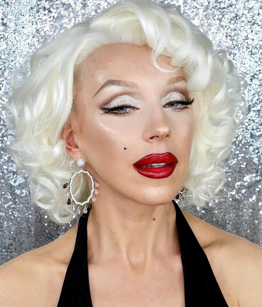 wet'n wild beautyのインスタグラム：「It's giving Hollywood 🎥 🤩 @elainaglam created this classic & glamorous look using the Marilyn Monroe x wet n wild collection 💋⁠ ⁠ Get it NOW on @Amazon, @Walgreens (in-store only), and wetnwildbeauty.com #MarilynMonroexWNW #crueltyfree」