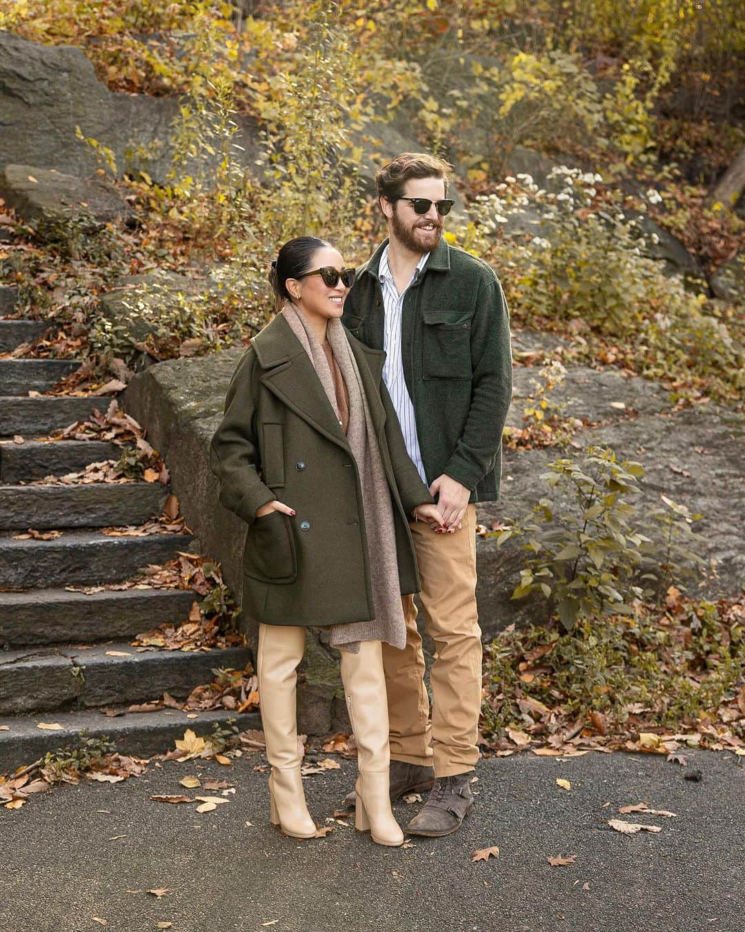 ウェンディー・グエンさんのインスタグラム写真 - (ウェンディー・グエンInstagram)「A fall palette 🍁🍂 Loving this combo - green pea coat + velvet quilted skirt + sand color boots 🤎 A gorgeous symphony of lush textures and warmth. If you love any of these pieces, comment with ‘LINKS’ and I’ll DM you links to them. His and Hers in our favorite @sezane & @octobre_editions 🍂 #sezane #sezanepartner #sezanelovers」11月26日 1時54分 - wendyslookbook