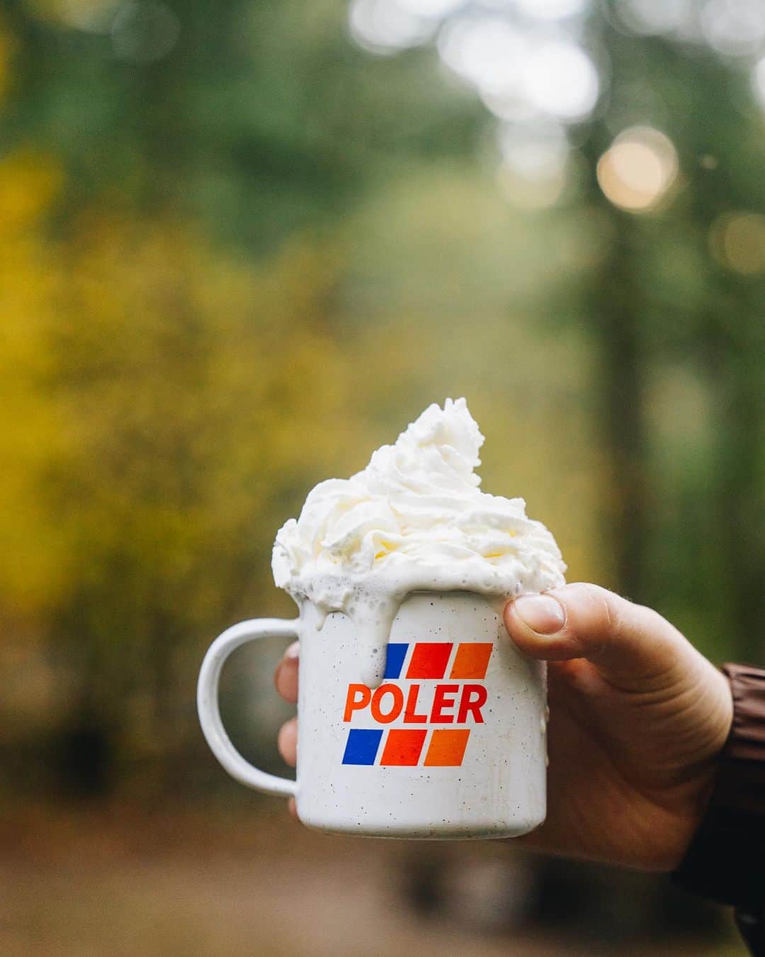 Poler Outdoor Stuffのインスタグラム：「Our Black Friday sale continues! Get 30-70% off site wide. Hit the link and get your Christmas shopping done early!」