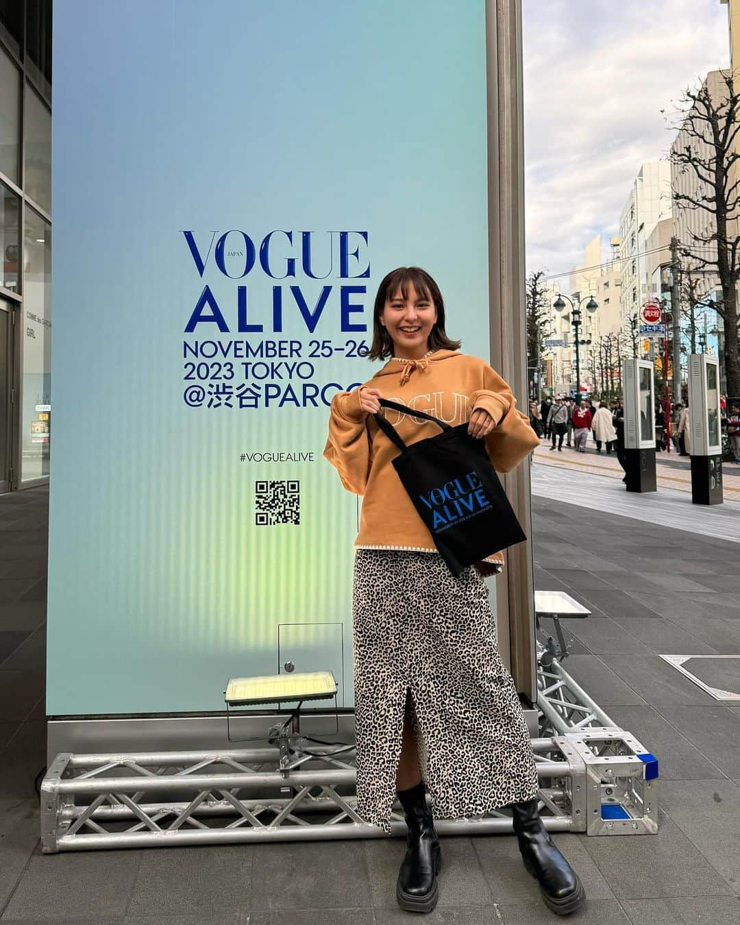 山口厚子さんのインスタグラム写真 - (山口厚子Instagram)「今日、明日渋谷PARCOにて開催中の VOGUE ALIVE 2023へ行ってきました😊  はじめにトークイベントに参加し、 『貧困や差別のない社会を実現するために、 いま私たちにできることとは』というテーマをもとに長年の課題である(女性のエンパワメント、ジェンダーステレオタイプ)について学ばさせて頂きました。 私も今まで以上に女性の社会進出にいち早く貢献できるよう、お仕事も率先して頑張っていきたいと思いました。  他にもファッションのpopupだったり、 屋上にはマルシェもあったり、 虎へび珈琲を飲みながら友達とお喋りしたり とても充実した1日でした😆✨  1階には私が着用してるパーカーもあったよ〜♡ お時間ある方ぜひ行ってみてください〜🥰  @VOGUEJAPAN #VOGUEALIVE #VOGUEJAPAN」11月25日 17時45分 - atu_yaman