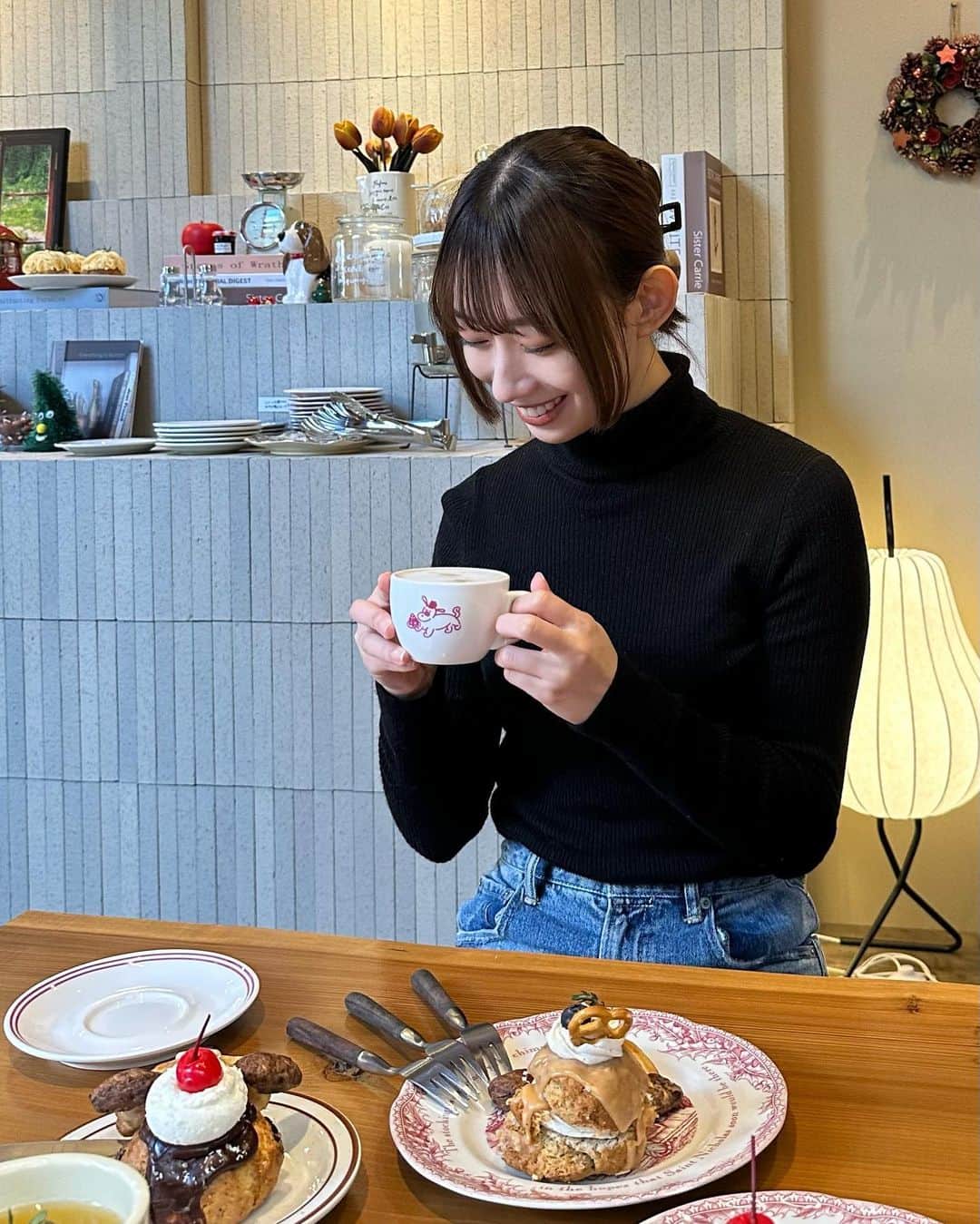 前田こころさんのインスタグラム写真 - (前田こころInstagram)「.  あと1ヶ月でクリスマス🎄🌟  #カフェ巡り #大阪カフェ #cafeseukon #beyooooonds #前田こころ」11月25日 17時46分 - kokoro_maeda.official