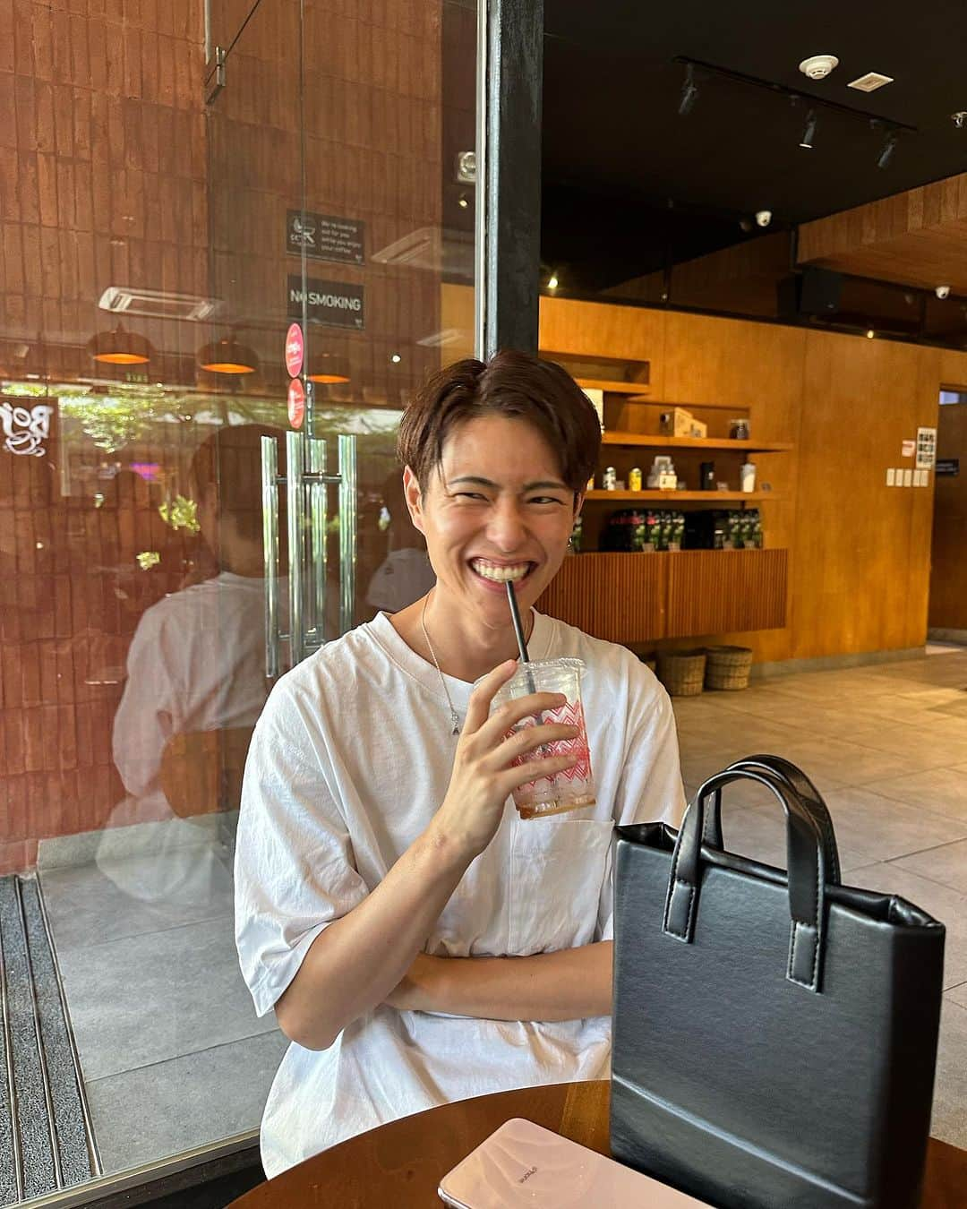 FumiShun BASEのインスタグラム：「Tara! Kape tayo🥺 I'd love to open a coffee shop in Cebu someday☕️」