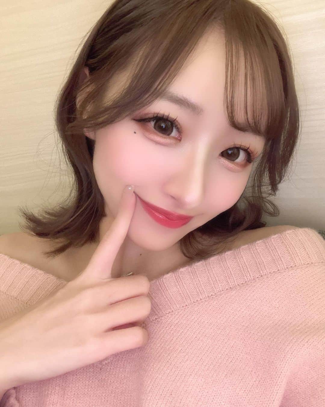 のインスタグラム：「💞  いま久々に髪の毛暗い☺︎︎！」