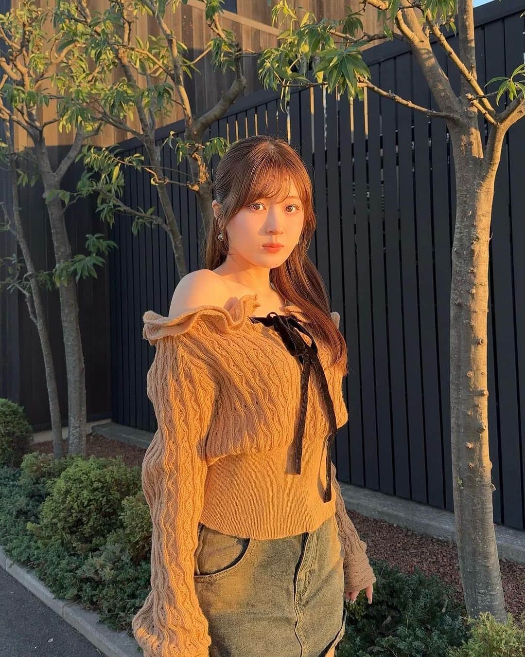 黒田莉来さんのインスタグラム写真 - (黒田莉来Instagram)「最近SHEINであたりだったアイテムたち🐾 @shein_japan   2023 SHEIN Black Friday sale中なので いつもよりさらにお得です🎅🏻  12月末まで使えるクーポンもあるので 是非使ってくださいね♡♡ ■クーポンコード：BFJP621  全アイテム、商品IDも書いておきます✔︎✔︎✨  1〜3枚目：リボンセーター ■商品ID：24573278 ■Size： S, ■Color：Camel   4〜5枚目：ストライプカーディガン ■商品ID：23021425 ■Size： S ■Color： Black   6枚目：ショートパンツ ■商品ID：24659551 ■Size： S, ■Color：Beige   骨格：上半身ストレート、下半身ウェーブ 身長：152cm  試すたび、好きが見つかる。届くたび、好きが増えてく♡  #SHEIN #SHEINforAll #SHEINblackfriday #SHEINGoodFinds #loveshein #saveinstyle#PR#DazyHyunA」11月25日 18時06分 - kuroda_tomatochan