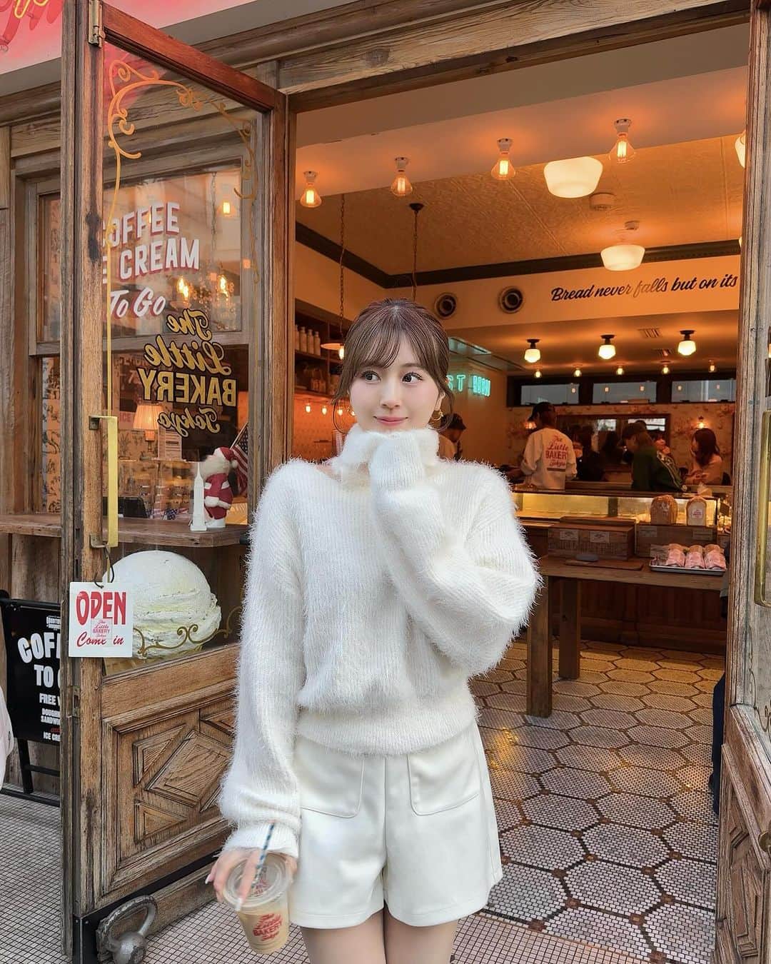 黒田莉来さんのインスタグラム写真 - (黒田莉来Instagram)「最近SHEINであたりだったアイテムたち🐾 @shein_japan   2023 SHEIN Black Friday sale中なので いつもよりさらにお得です🎅🏻  12月末まで使えるクーポンもあるので 是非使ってくださいね♡♡ ■クーポンコード：BFJP621  全アイテム、商品IDも書いておきます✔︎✔︎✨  1〜3枚目：リボンセーター ■商品ID：24573278 ■Size： S, ■Color：Camel   4〜5枚目：ストライプカーディガン ■商品ID：23021425 ■Size： S ■Color： Black   6枚目：ショートパンツ ■商品ID：24659551 ■Size： S, ■Color：Beige   骨格：上半身ストレート、下半身ウェーブ 身長：152cm  試すたび、好きが見つかる。届くたび、好きが増えてく♡  #SHEIN #SHEINforAll #SHEINblackfriday #SHEINGoodFinds #loveshein #saveinstyle#PR#DazyHyunA」11月25日 18時06分 - kuroda_tomatochan