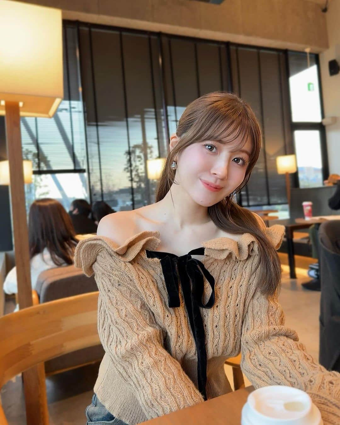 黒田莉来さんのインスタグラム写真 - (黒田莉来Instagram)「最近SHEINであたりだったアイテムたち🐾 @shein_japan   2023 SHEIN Black Friday sale中なので いつもよりさらにお得です🎅🏻  12月末まで使えるクーポンもあるので 是非使ってくださいね♡♡ ■クーポンコード：BFJP621  全アイテム、商品IDも書いておきます✔︎✔︎✨  1〜3枚目：リボンセーター ■商品ID：24573278 ■Size： S, ■Color：Camel   4〜5枚目：ストライプカーディガン ■商品ID：23021425 ■Size： S ■Color： Black   6枚目：ショートパンツ ■商品ID：24659551 ■Size： S, ■Color：Beige   骨格：上半身ストレート、下半身ウェーブ 身長：152cm  試すたび、好きが見つかる。届くたび、好きが増えてく♡  #SHEIN #SHEINforAll #SHEINblackfriday #SHEINGoodFinds #loveshein #saveinstyle#PR#DazyHyunA」11月25日 18時06分 - kuroda_tomatochan