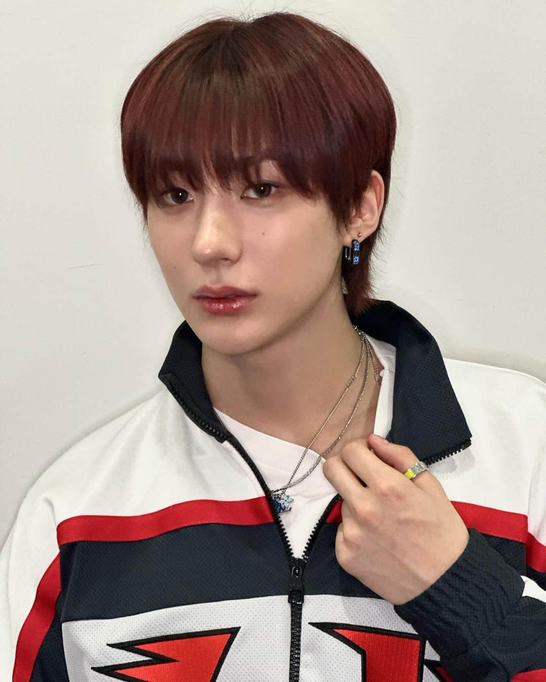 RIIZEのインスタグラム：「earrings✨   #RIIZE #라이즈  #ANTON #앤톤  #RISEandREALIZE #LoveYourW2023」