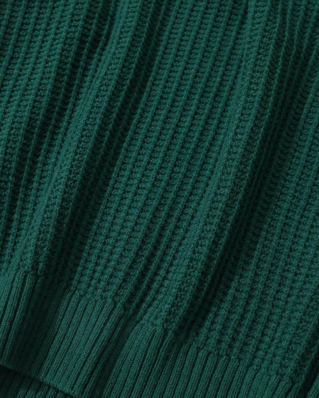 JOURNAL STANDARD relumeさんのインスタグラム写真 - (JOURNAL STANDARD relumeInstagram)「IBERICO MERINO Crewneck  秋冬の新作コレクション「IBERICO MERINO/イベリコメリノ」が登場！  スペイン・イベリコ地方原産のWOOL原料を使用したニットシリーズ。 スペインより原料を輸入して、日本で丁寧に紡績・染色。定番のハミルトンウールシリーズとは違い、弾力のある生地感とビビッドなカラー展開が特徴です。  クルーネックのプルオーバータイプと、ジップが特徴なドライバーズニットとベストの３タイプからお選びいただけます。  No.23080464010030 IBERICO MERINO WOOL ドライバーズニットベスト ¥13,200  No.23080464011030 BERICO MERINO WOOL ドライバーズニット ¥18,700  No.23080464000030 IBERICO MERINO WOOL メッシュクルーネックニット ¥14,300  #IEBRICOMERINO #イベリコメリノ #driversknit #ドライバーズニット #2023aw #journalstandardrelume  #ジャーナルスタンダードレリューム」11月25日 18時07分 - js_relume
