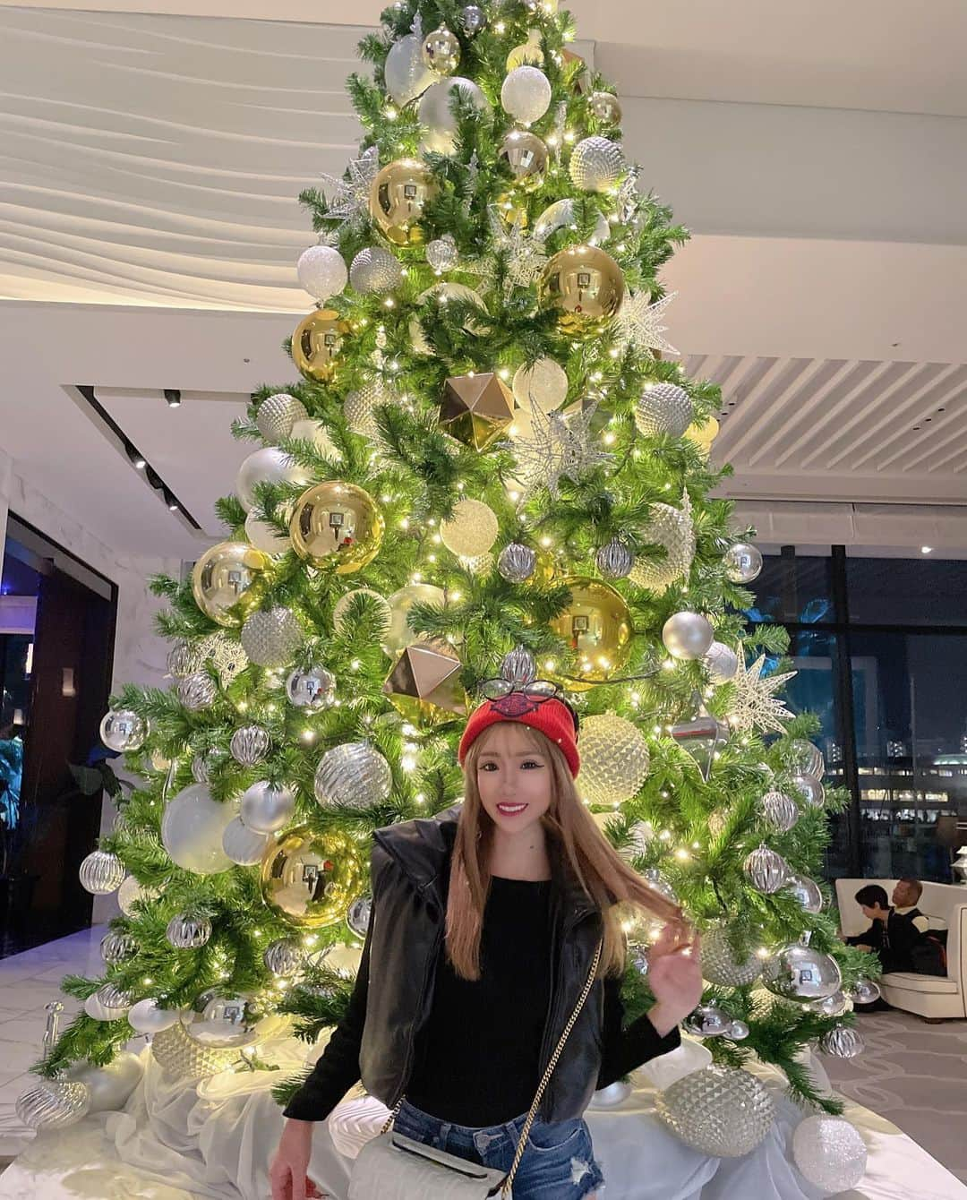 RIIAさんのインスタグラム写真 - (RIIAInstagram)「大きなクリスマスツリーは何歳になってもテンション上がるよね🥺🎄💓 #ベイコート#芦屋べーコート」11月25日 18時10分 - airi21202