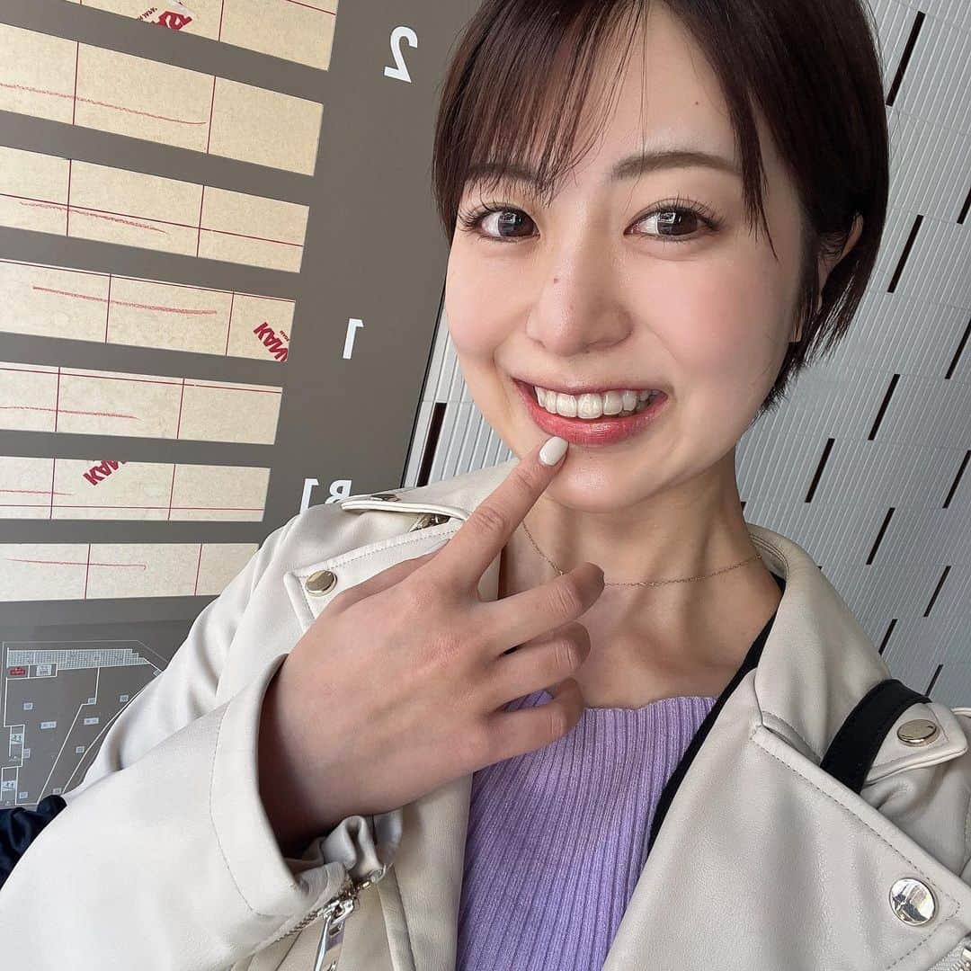 小林由依さんのインスタグラム写真 - (小林由依Instagram)「* 秋の修善寺へ♨️ ⁡ おいしい秋の味覚と、温かい温泉と、豊かな自然に 心から癒された旅でした🍂🍁🐿️ ⁡ ⁡ ⁡ 普段から紅茶やお茶、ほかにも色のつく食べ物を たくさん食べる機会があるから、 歯のホワイトニングは欠かせない🦷 ⁡ もちろん旅行でもたくさん飲んだり食べたりしたので、 出発前にこちらのクリニックで セルフホワイトニングをしてきました！ ↪︎ @_hachiya_dentalclinic_  ⁡ ⁡ ここは、原宿駅近くという立地のよさと丁寧なケアで 芸能人も通う人気のデンタルクリニックなんだって💡 ⁡ ⁡ サロンで行うものとは異なり、 歯科医院が提供してくれるホワイトニングだから より一層の効果が期待できるそうです🤍 ⁡ （期待できる効果：歯の色素除去、歯周ポケット表層の消毒、知覚過敏抑制） ⁡ ⁡ 歯医者さんが提供してくれる 本格的なセルフホワイトニングが気になるみなさんは ぜひこちら行ってみてっ🌝 ⁡ フォロワーさん限定割引もあるので 画像をチェックしてね☺︎！ ⁡ ⁡ PR @_hachiya_dentalclinic_ #はちやデンタルクリニック #原宿歯医者 #原宿ホワイトニング #渋谷歯医者 #渋谷ホワイトニング　 ⁡ #原宿 #渋谷 #東京 #harajuku #tokyo #ホワイトニング #メンズ美容  ⁡ ⁡」11月25日 18時12分 - yui.minny.now