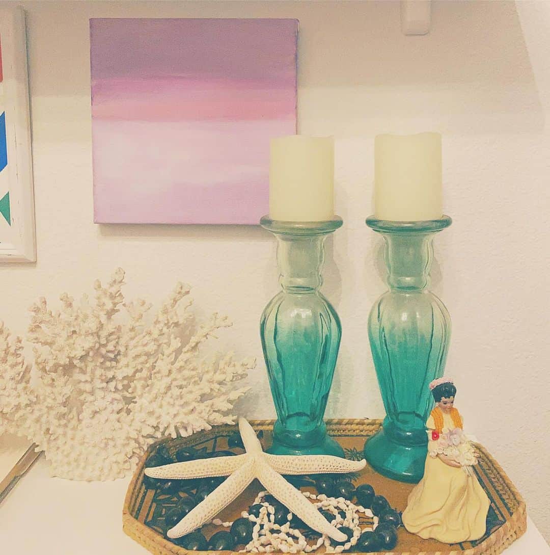 山崎美弥子さんのインスタグラム写真 - (山崎美弥子Instagram)「Painting of Ocean and Sky at Jasmine’s Hale ジャスミンの家の、海と空の絵。 @jasminestice」11月25日 18時12分 - miyakoyamazaki