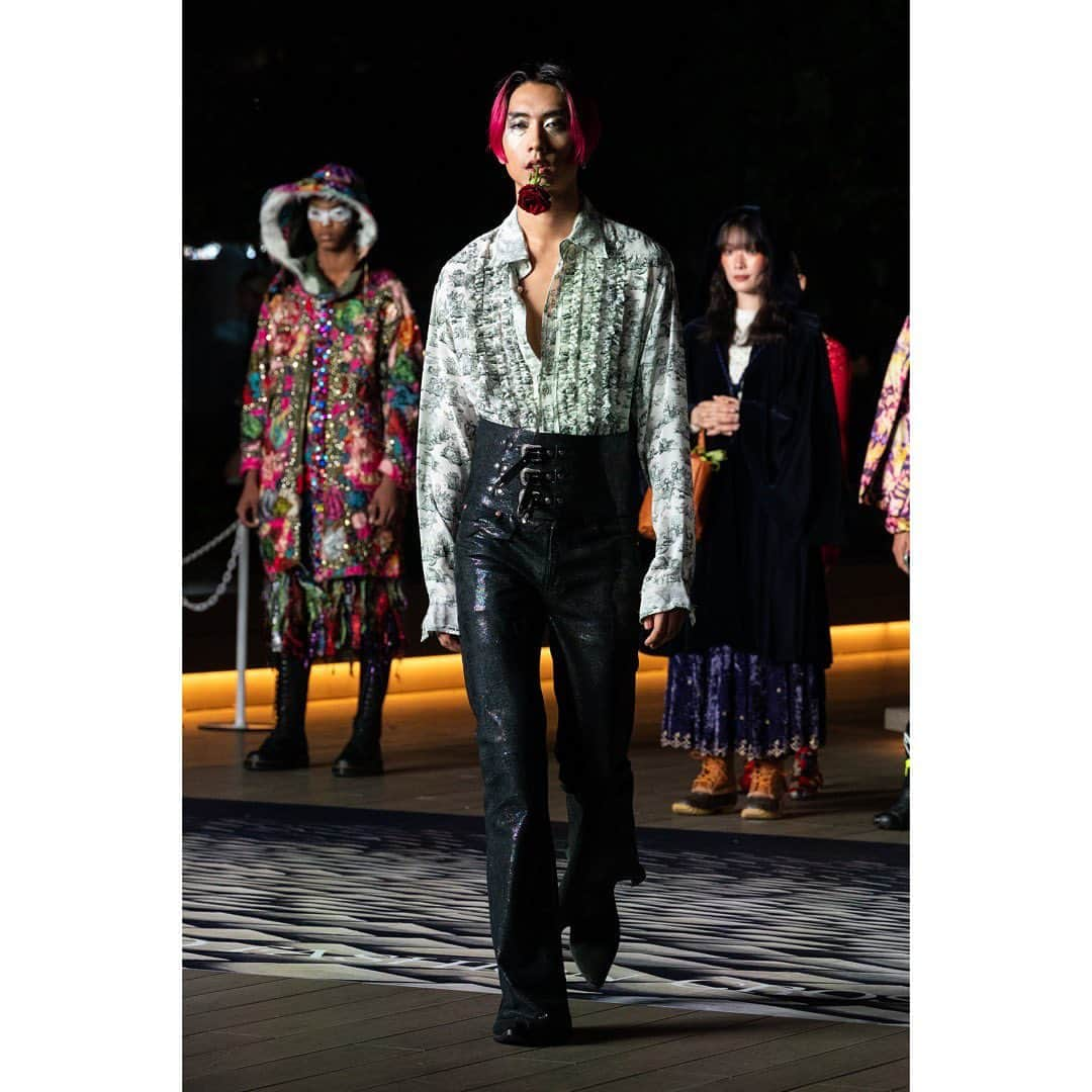 服部昌孝のインスタグラム：「TOKYO FASHION CROSSING / FASHION HISTORY LIVE ー 渋谷PARCO RUNWAY @tfc__tokyo  Show Director：Tatsuhiko Kataoka @tatsuhiko_kataoka Styling： Masataka Hattori @masataka_hattori @hattori_pro_  Hair：Yusuke Morioka @pyuuuuuu Make-up： UDA @udashi @uda.kesho  Casting: @ummcasting  Show Music Select： Keigo Oyamada (Cornelius) Show Music Select & Live Mix： @kenji_takimi Live Streming: NAOHIRO UKAWA & DOMMUNE Photo：@koji.shimamuraph #TOKYOFASHIONCROSSING #TFC #TFC2023 #TFC2023aw #東京ファッションクロッシング #parco #runway #styling #fashion #shooting #works #ビジュアル系 #ロック #masatakahattori #服部昌孝」