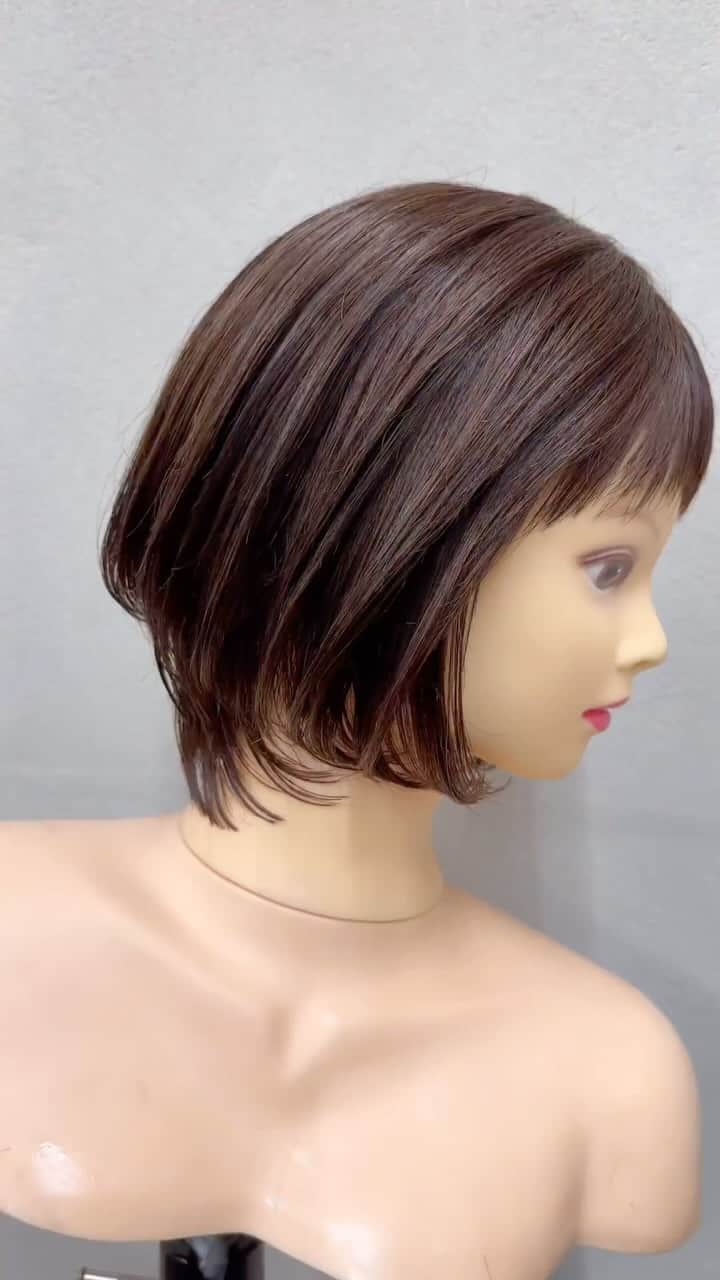鶴谷和俊のインスタグラム：「ショートボブ/Short bob  បង្កង​សុខ​ខ្លួន  Tóc bob ngắn शॉर्ट बॉब  Bob corto 숏 보브  短发玲珑 Carré court  ▪️使用ハサミ/scissors JOEWELL  supreme SPM-60 JGC-24  #ショートボブ #ショートヘア #ショートカット #bob #ボブ #ショートヘア #カット #ヘアカット #ヘアスタイル #髪型 #hair  #haircut #hairstyle #hairstyles #hairstylest #hairstyle #美容師 #Hairdresser #ម៉ាស់ស្រពះ #Thợlàmtóc #हेयरड्रेसर #Peluquero #미용사 #美发师 #Coiffeur #peinado #JOEWELL #pr」
