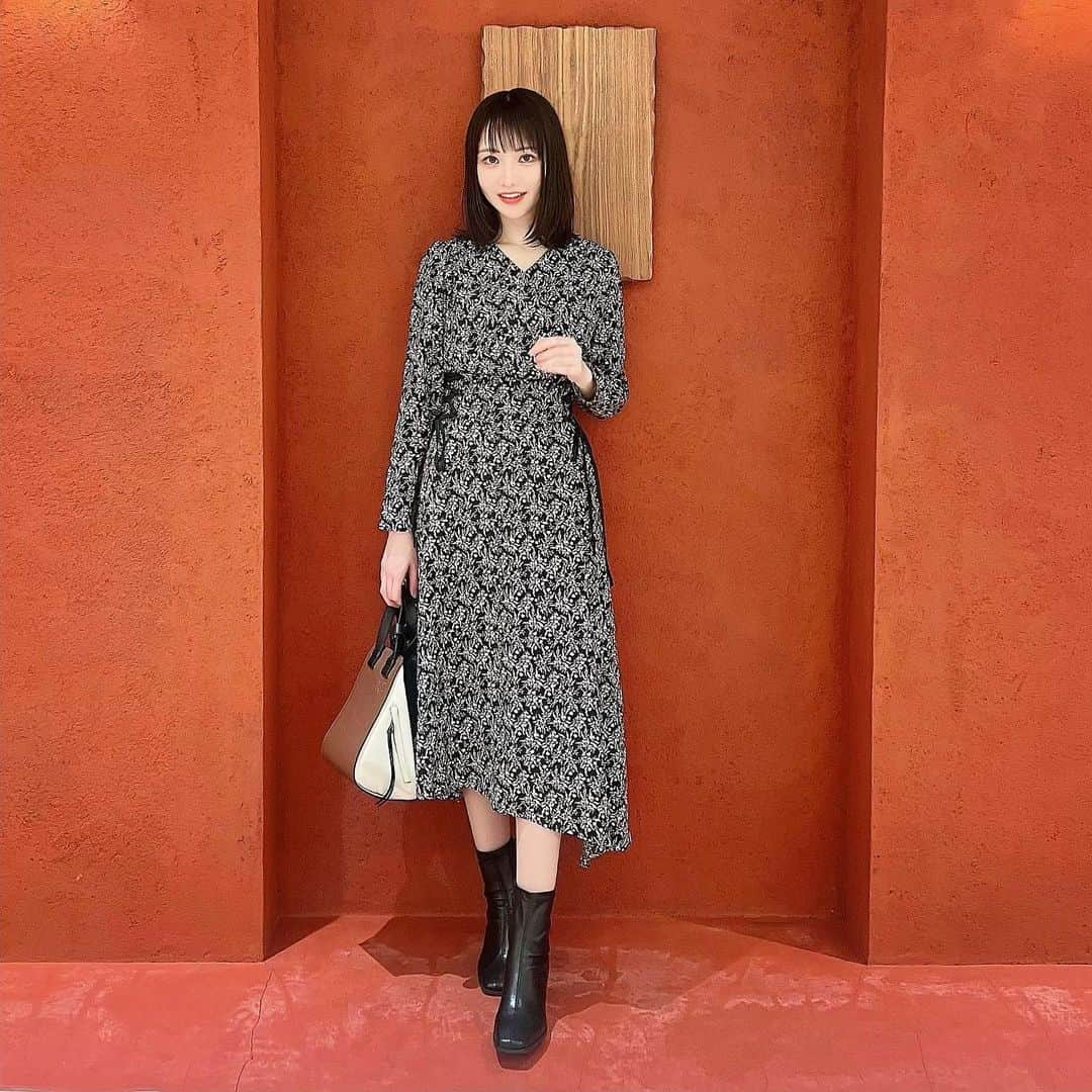 Machikoさんのインスタグラム写真 - (MachikoInstagram)「モノトーンコーデ🖤🤎🤍  👗 @lagunamoon_com #lagunamoon #ラグナムーン 👢 @grl_official #grl #グレイル」11月25日 18時16分 - machiko.06