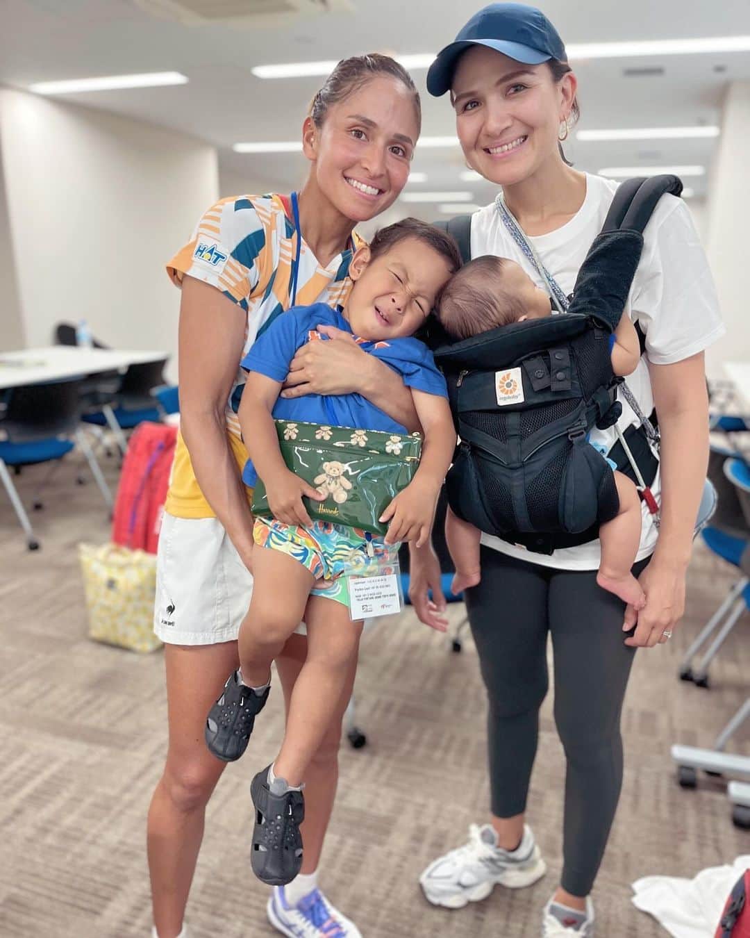 瀬間友里加さんのインスタグラム写真 - (瀬間友里加Instagram)「Happy birthday to my sister 👯‍♀️💓 @erikasematennis  今年は秋に試合も見れて嬉しかったな😍 そして全日本選手権ダブルス優勝もおめでとう㊗️私たち何回ダブルス組んだかなぁ👯‍♀️いつまで経っても素敵な思い出🎾 オーストラリアに遠征中の妹🇦🇺 記憶を辿ったら私の最後の海外遠征もブリスベンだったよねぇ🇦🇺身体に気をつけて頑張れ❤️#sister #happybirthday #お誕生日おめでとう #テニス #tennisplayer #テニス女子」11月25日 18時21分 - yurika.sema