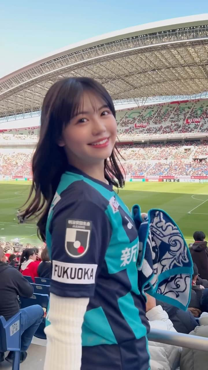 加藤愛梨のインスタグラム：「カッコよかったぁ⚽️🔥🔥🔥 激アツな試合！！！  明治安田生命J1リーグ 第33節🎖  最高にかっこいいプレイをありがとうございました🥺❤️‍🔥サッカー勉強する。   #アビスパ福岡  #アビスパ  #浦和レッズ  #jリーグ #サッカー観戦  #サッカー女子」