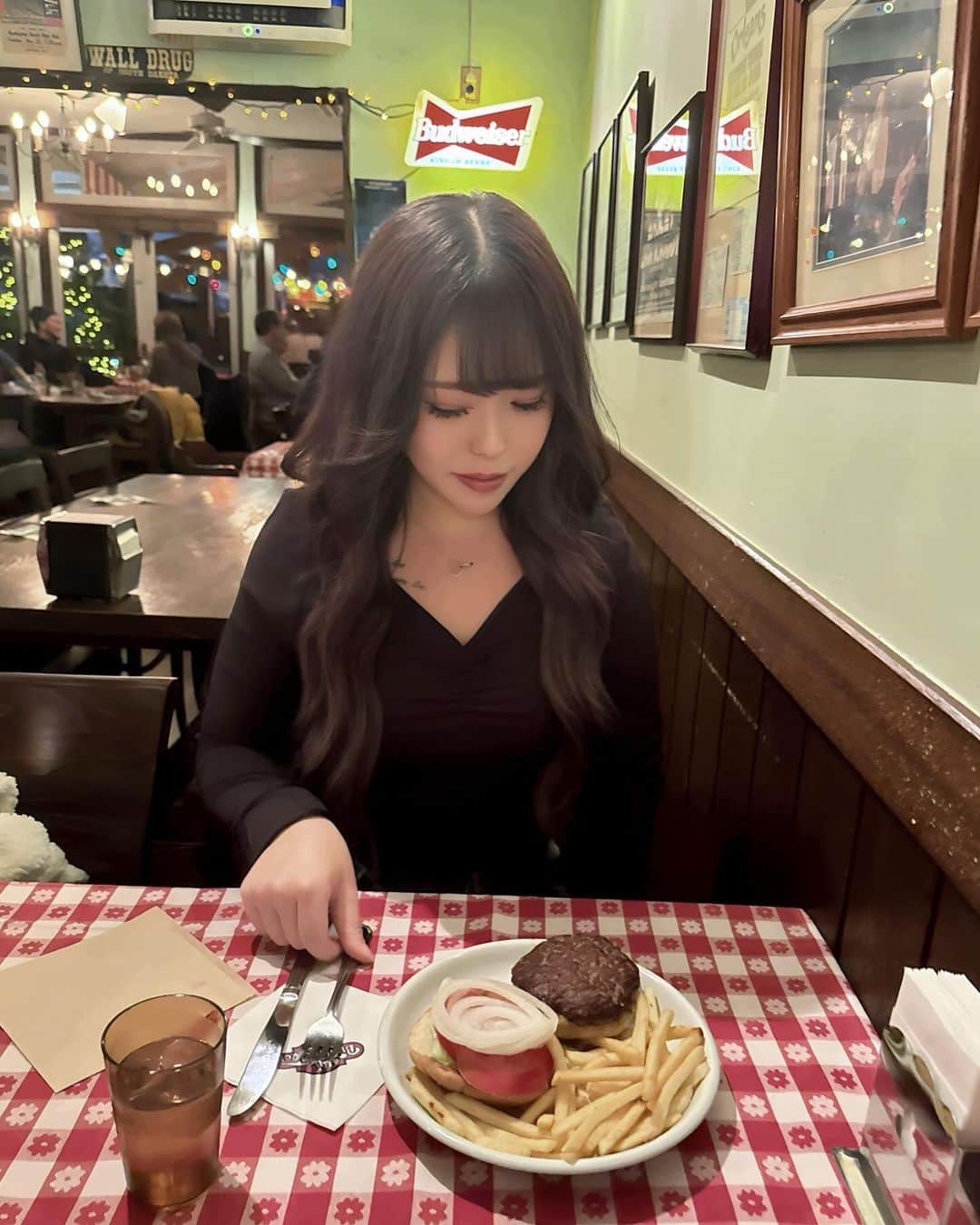 ひなちちさんのインスタグラム写真 - (ひなちちInstagram)「🍔🇺🇸🗽  #バブルオーバー #ハンバーガー #AI加工#l4l #l4f#fff#ffff #fyp#instagram #instalike #03 ##hinachichi09#923#飲みべ高い人集合#飲みべ高い人繋がりたい#_cookhina_ #いいね返し」11月25日 18時24分 - hinachichi09