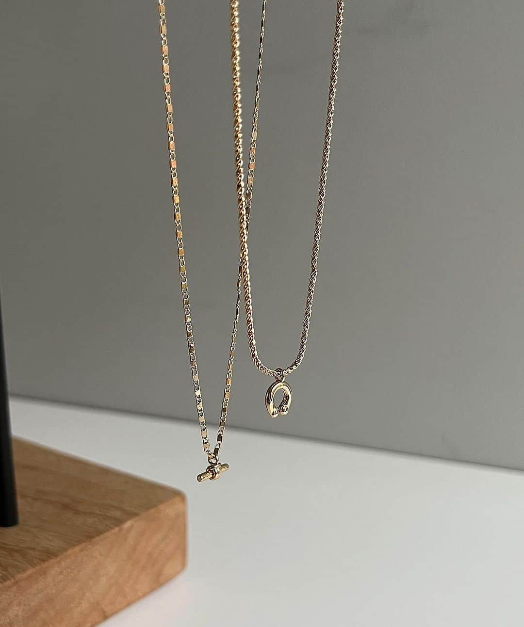 のインスタグラム：「【preorder】 ⁡ ⁡ ⁡ ⁡ ⁡ ⁡ 大人気のアクセサリーブランド 【GOLDY/ゴールディ】より新作が入荷しました！ ⁡ 本日(11/25)より予約販売を開始しております。 ⁡ ぜひパルクローゼットをご覧ください。 ⁡ ⁡ ⁡ ⁡ ⁡ ⁡ #capricieuxlemage#カプリシュレマージュ#大人カジュアル#ootd#置き画#シンプルコーデ#きれいめコーデ#きれいめカジュアル#低身長コーデ#高身長コーデ#シンプルコーデ#淡色#ベージュコーデ#淡色コーデ#淡色女子#大人カジュアル#カジュアルコーデ#アクセサリー」