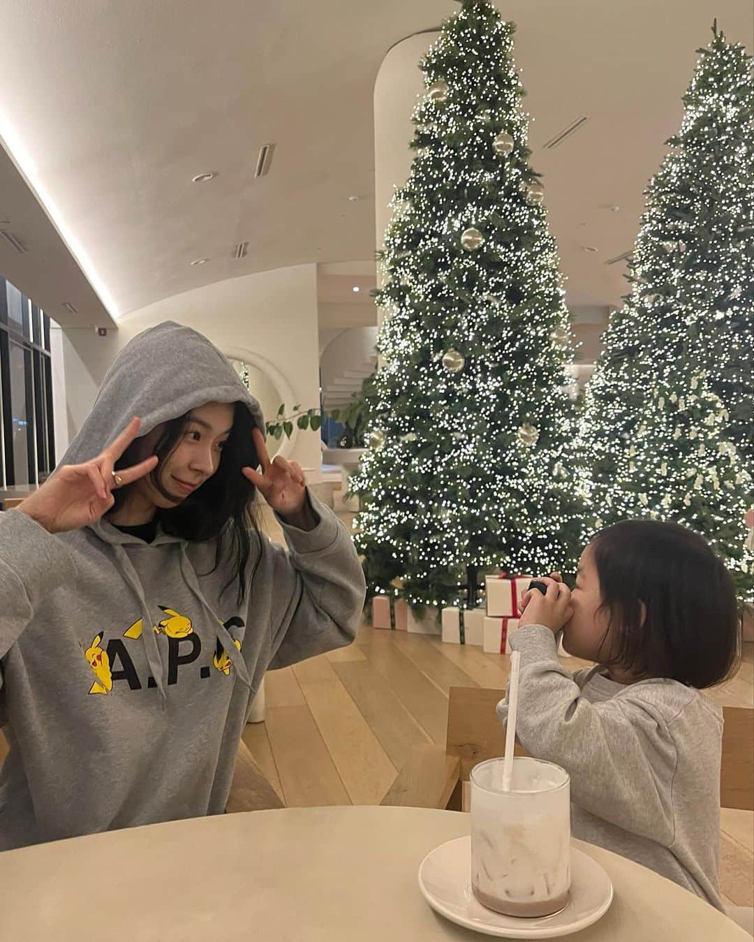 ソ・ウンスのインスタグラム：「매일이 크리스마스 이브인 것 처럼🎄」