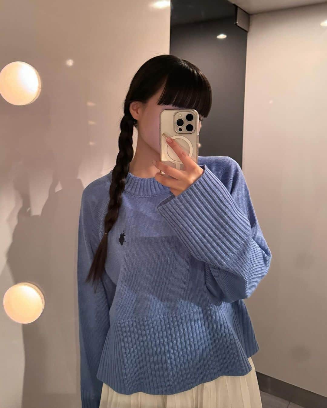 しみずくるみさんのインスタグラム写真 - (しみずくるみInstagram)「@geera__official  🏷️ U.S. POLO ASSN. ショート丈ニット ・ 青のニットおしゃれで可愛い💙ショート丈だから脚長効果もあるしシルエットが超良くて本当にオススメ💭リブデザインもアクセントになってて◎✨ ・ 今なら￥1,000OFFクーポンで安くGET出来ます🔥 ZOZOTOWNで商品番号を検索すると出てきます→【207612】🔍⸒⸒ ブラックフライデー開催中！11/23(水)正午~11/26(日)26時まで ・ #ZOZOTOWN #ZOZOTOWNおすすめブランド #今日のコーデ #ジーラ #ジーラコーデ #ニット #ショート丈 #uspoloassn #冬コーデ」11月25日 18時45分 - __s.k0328