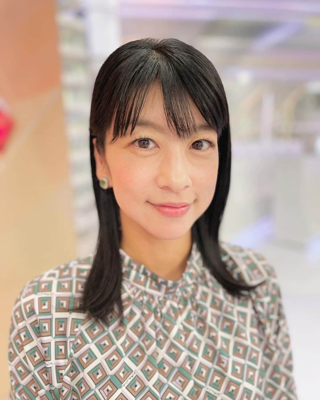 フジテレビ「プライムニュース イブニング」さんのインスタグラム写真 - (フジテレビ「プライムニュース イブニング」Instagram)「今日はとても寒かったですが… 明日はもっと寒くなる予報。  真冬並みの寒さが続きます。 暖かくしてお過ごしください。  ん？奥寺アナだけ遠目に！！避けられた！！  #生野陽子 @yoko_shono #奥寺健 @fujitv_announcer #杉原千尋 @chihiro.sugihara #勝野健 @ken.katsuno #フジテレビ #アナウンサー #ニュース」11月25日 18時47分 - livenews_it