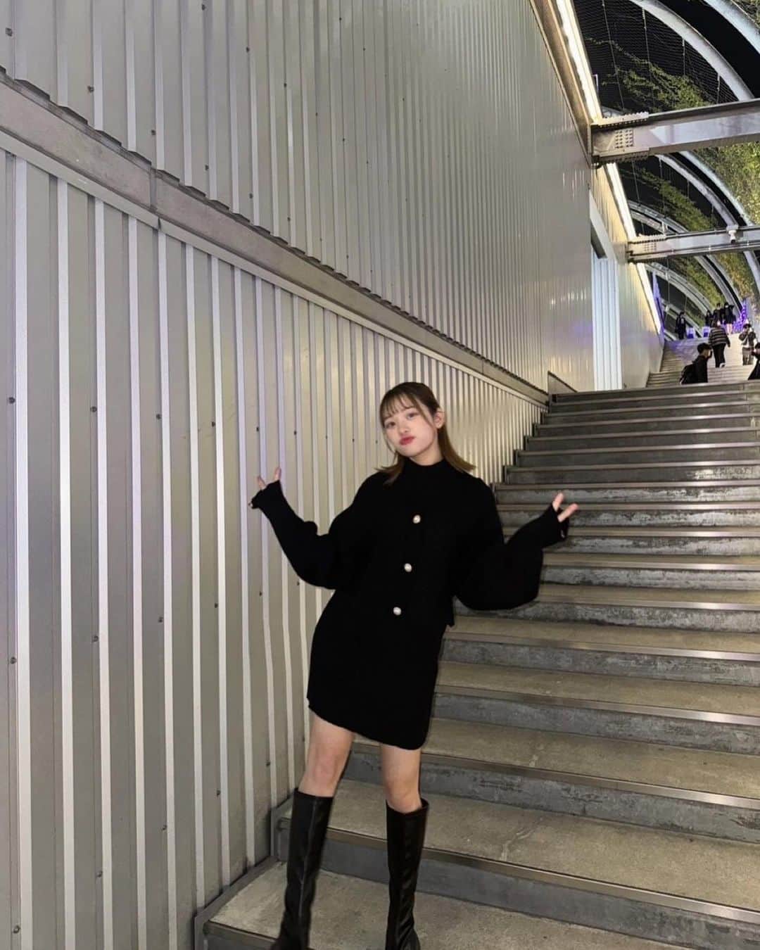 上ノ堀結愛さんのインスタグラム写真 - (上ノ堀結愛Instagram)「• この服めっちゃかわいって褒められたぁ🖤💭  結愛がモデルをさせて貰った しまむらさんのお洋服だよ⭐️  最近お揃い買ったよとか見に行ったよとか 報告たくさん貰う👗💕 ありがとうーーーー！！！  結愛もお気に入りすぎてめっちゃ着てる👌🏻  #しまむら #上ノ堀結愛」11月25日 18時55分 - yua.0201
