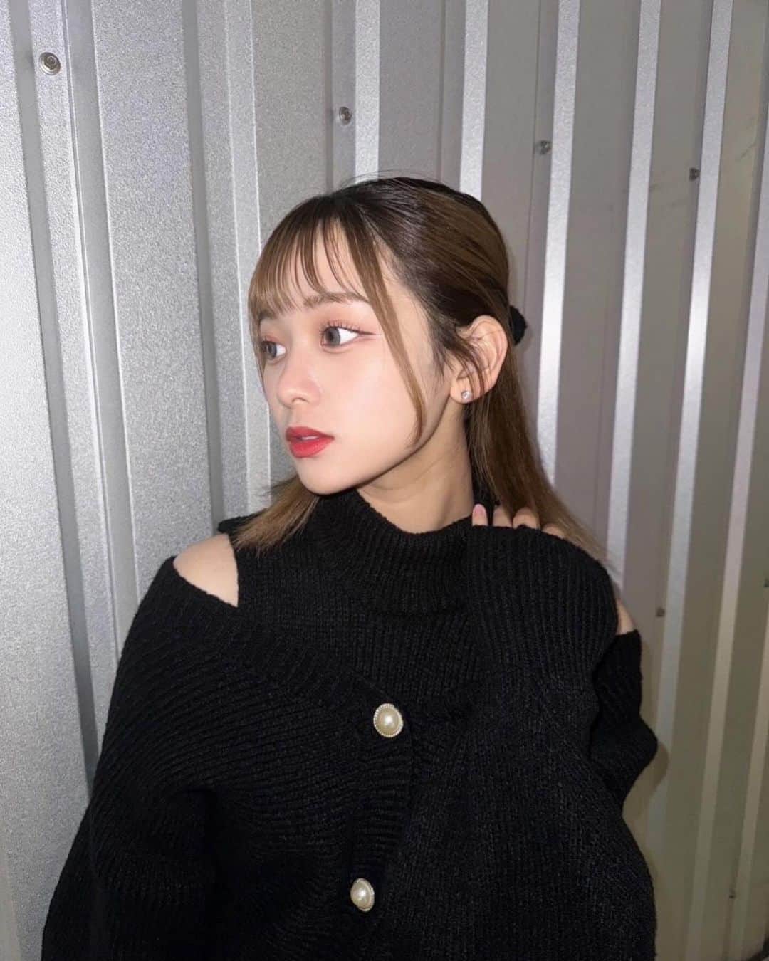上ノ堀結愛さんのインスタグラム写真 - (上ノ堀結愛Instagram)「• この服めっちゃかわいって褒められたぁ🖤💭  結愛がモデルをさせて貰った しまむらさんのお洋服だよ⭐️  最近お揃い買ったよとか見に行ったよとか 報告たくさん貰う👗💕 ありがとうーーーー！！！  結愛もお気に入りすぎてめっちゃ着てる👌🏻  #しまむら #上ノ堀結愛」11月25日 18時55分 - yua.0201