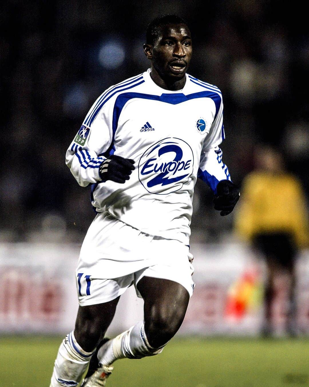 リーグ・アンのインスタグラム：「Mamadou Niang 🔵⚪️🔙  #Ligue1Legends」