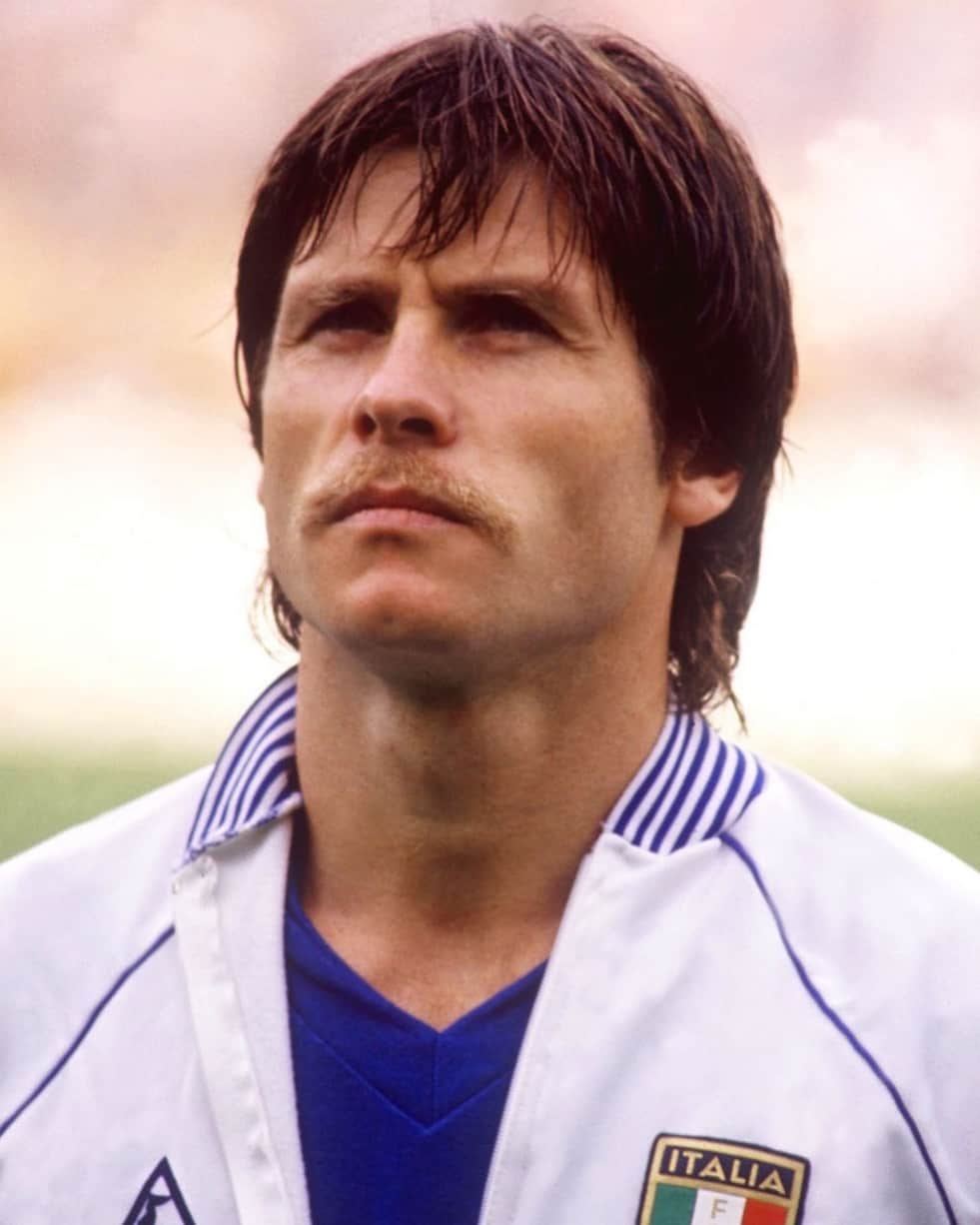 サッカーイタリア代表のインスタグラム：「🎂 Buon compleanno a Gabriele "Lele" #Oriali che festeggia 7️⃣1️⃣ anni❗️  🏆 Campione del Mondo 1982  🎂 Happy birthday to Gabriele "Lele" Oriali, who turnes 7️⃣1️⃣ today❗️  🏆 1982 World Cup winner  #Nazionale 🇮🇹 #Azzurri #VivoAzzurro」