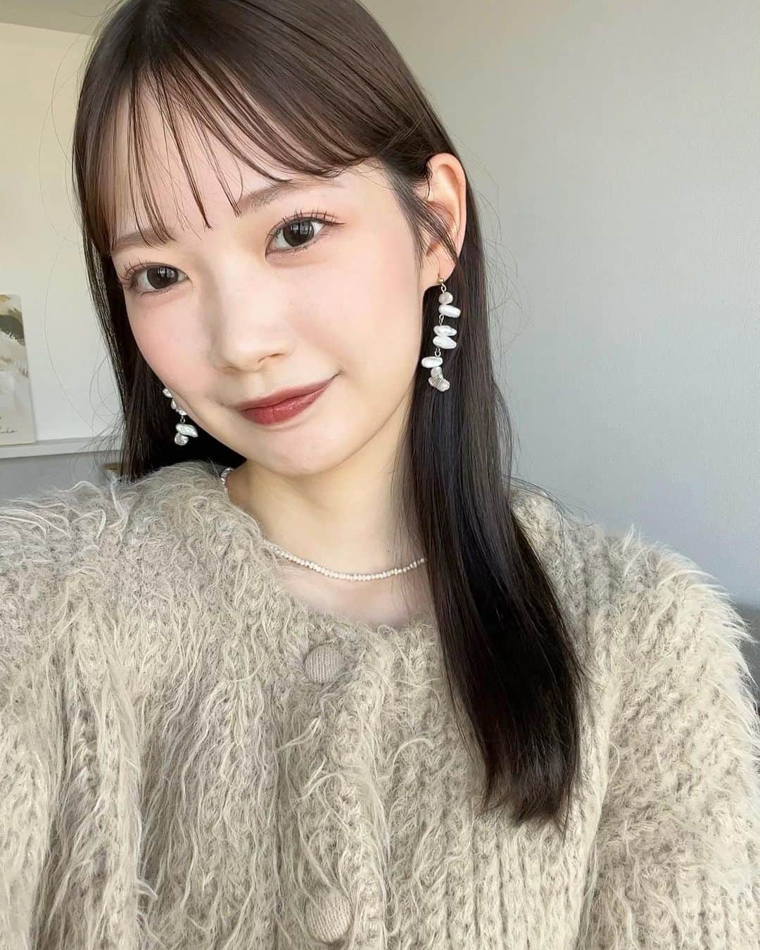 ERIKOさんのインスタグラム写真 - (ERIKOInstagram)「バズってたお気に入り美容液🤍 ▶︎クオリティファースト ダーマレーザーウルセラC  大人気のダーマレーザーから最高峰毛穴ケアが...✨ ダーマレーザーは普段からパック愛用してたり、大好きなブランド〜🫶🏻  肌がふっくらもっちりするような感じ！ これから乾燥する時期だし、乾燥肌の人に持ってこい！！  いっぱい愛用する🥰  #クオリティファースト #ダーマレーザー #ウルセラC #美容液 #スキンケア #毛穴ケア #エイジングケア」11月25日 19時06分 - ___er_5m