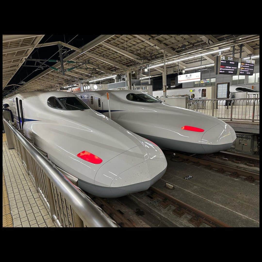 伊藤壮吾さんのインスタグラム写真 - (伊藤壮吾Instagram)「#今日の鉄道 1220番線 広島からの臨時のぞみ180号で帰京。 指定席も自由席も大盛況。 これぞ日本の大動脈。」11月25日 19時07分 - sougo05com_rapid