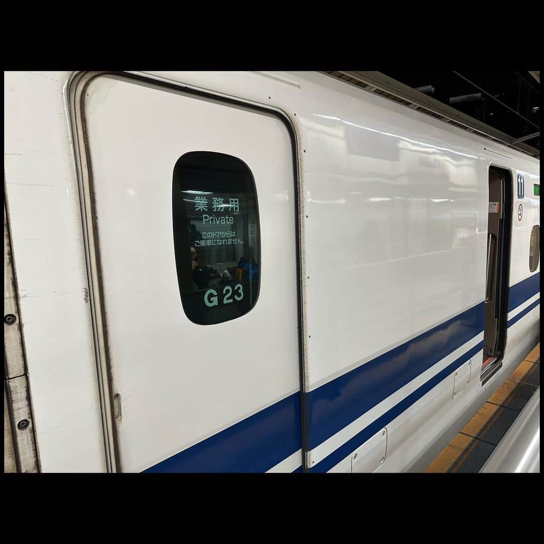 伊藤壮吾さんのインスタグラム写真 - (伊藤壮吾Instagram)「#今日の鉄道 1220番線 広島からの臨時のぞみ180号で帰京。 指定席も自由席も大盛況。 これぞ日本の大動脈。」11月25日 19時07分 - sougo05com_rapid