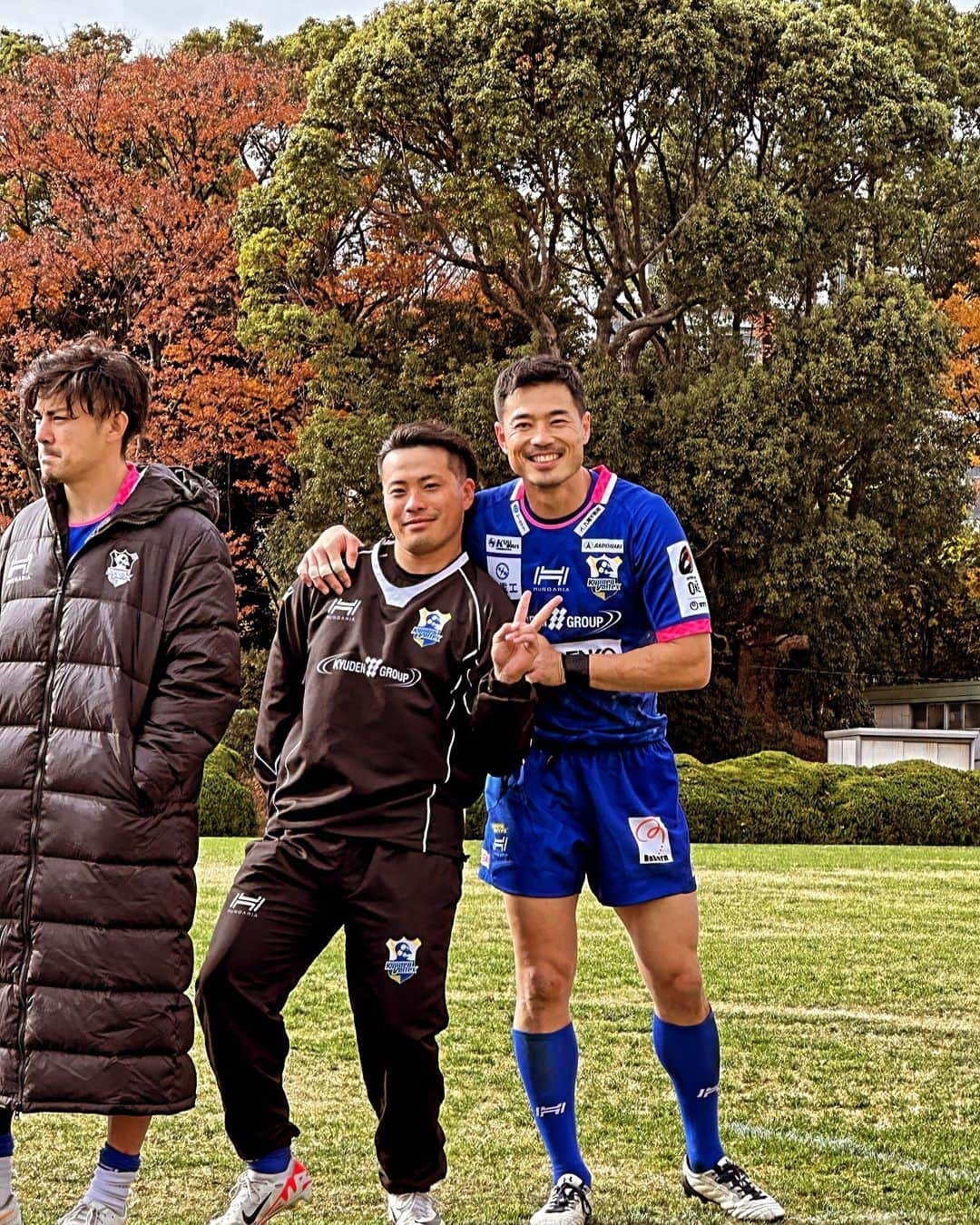 山田章仁のインスタグラム：「Pre season done ☑️🏉 @take1227shunta キャプテンとパシャり✌️📷 そして、こっちみろちゃ🤪 @yusuke_aramaki  #kyushu」